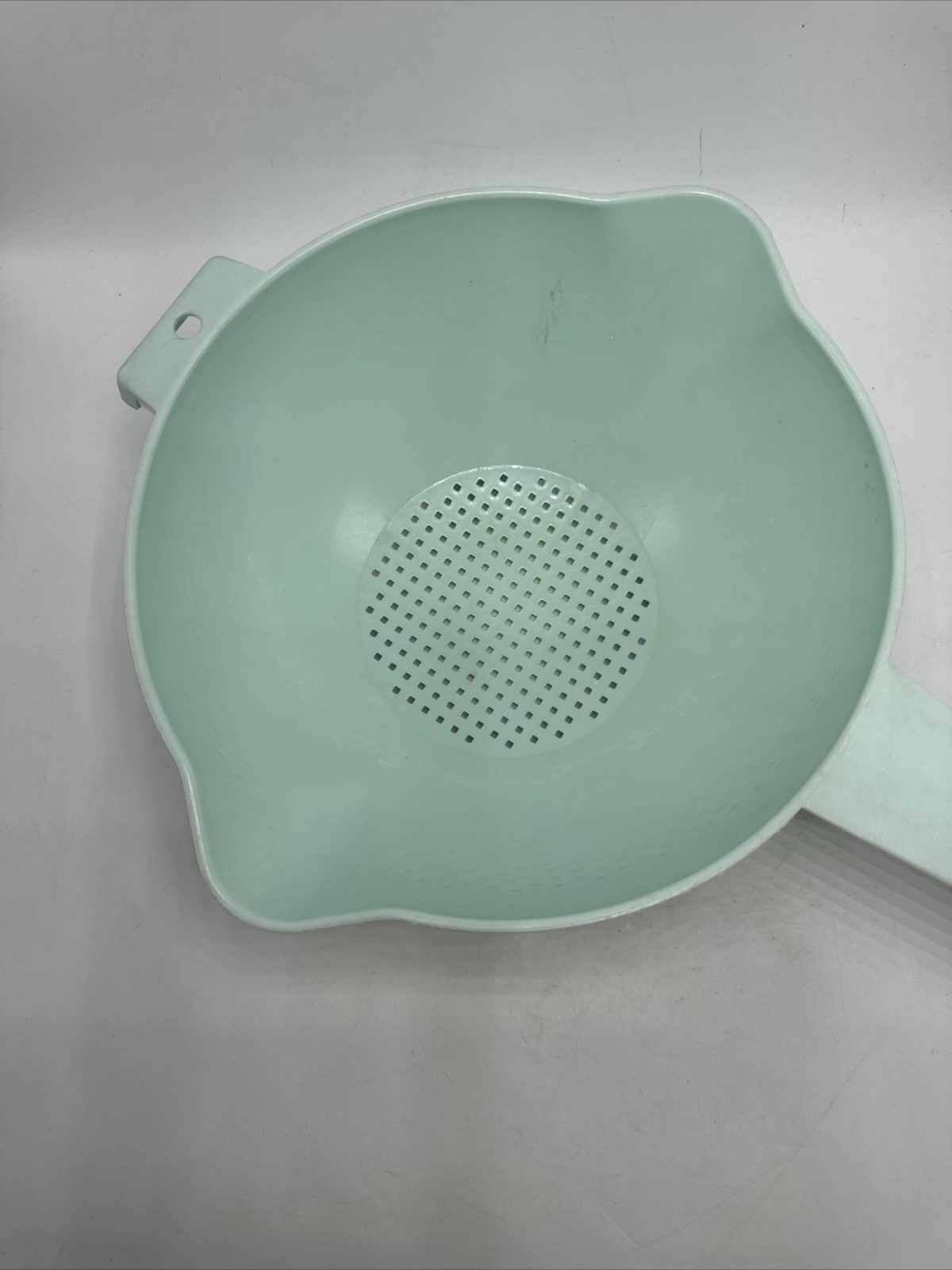 Tupperware Colander Strainer Drainer #1523-6 Vintage 2 Spouts Seafoam Green Larg