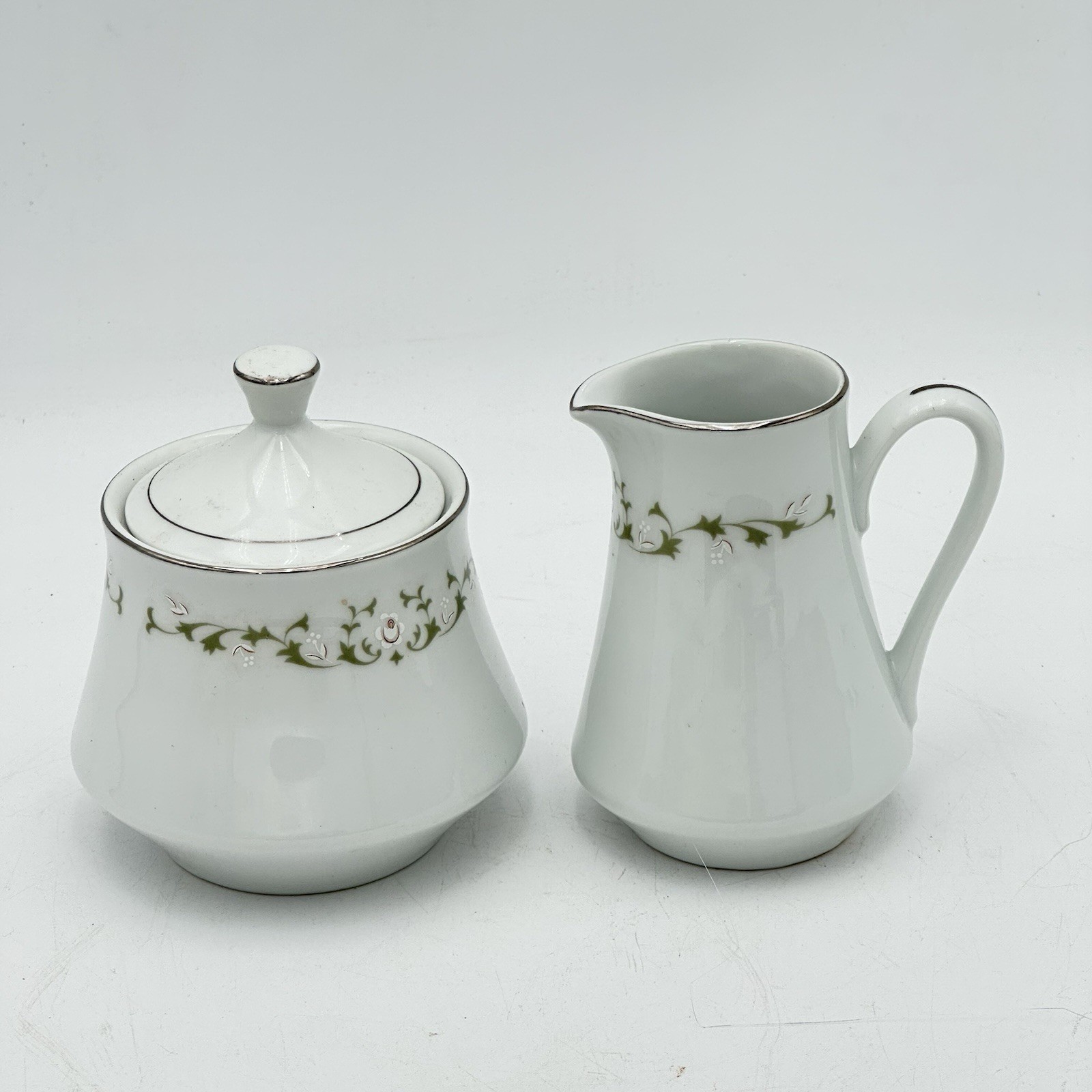 Sheffield Elegance 502 Creamer And Sugar Bowl With Lid
