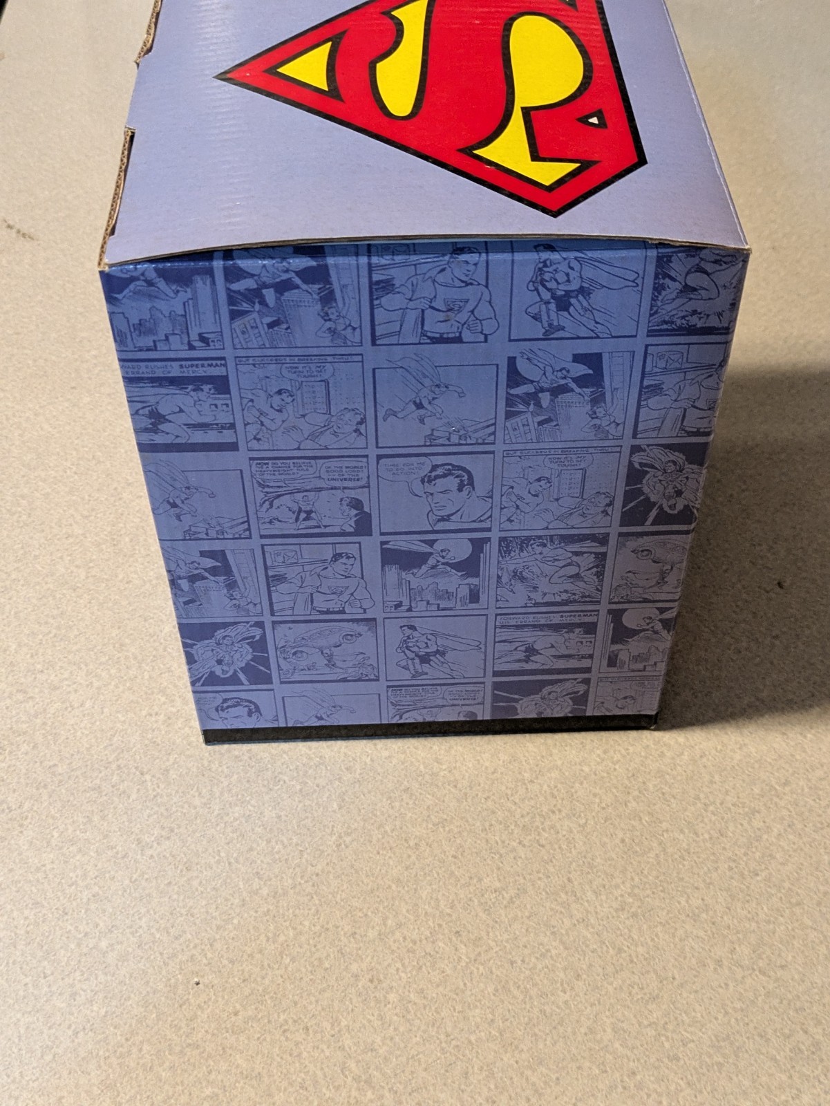 Superman 7″ Tall Figurine Clark Kent Changing into The Man of Steel Statue NIB