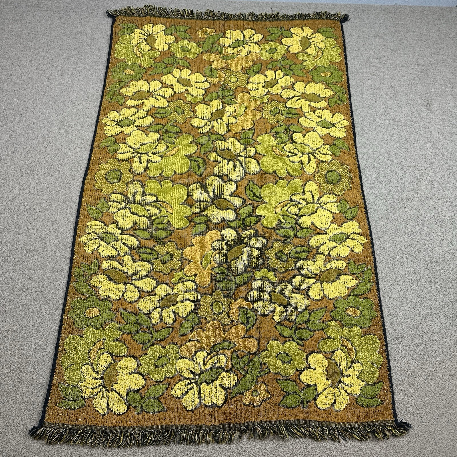 Vtg Cannon Royal Family Bath Towel Avocado Green Flowers Sculpted Fringe 24×42”