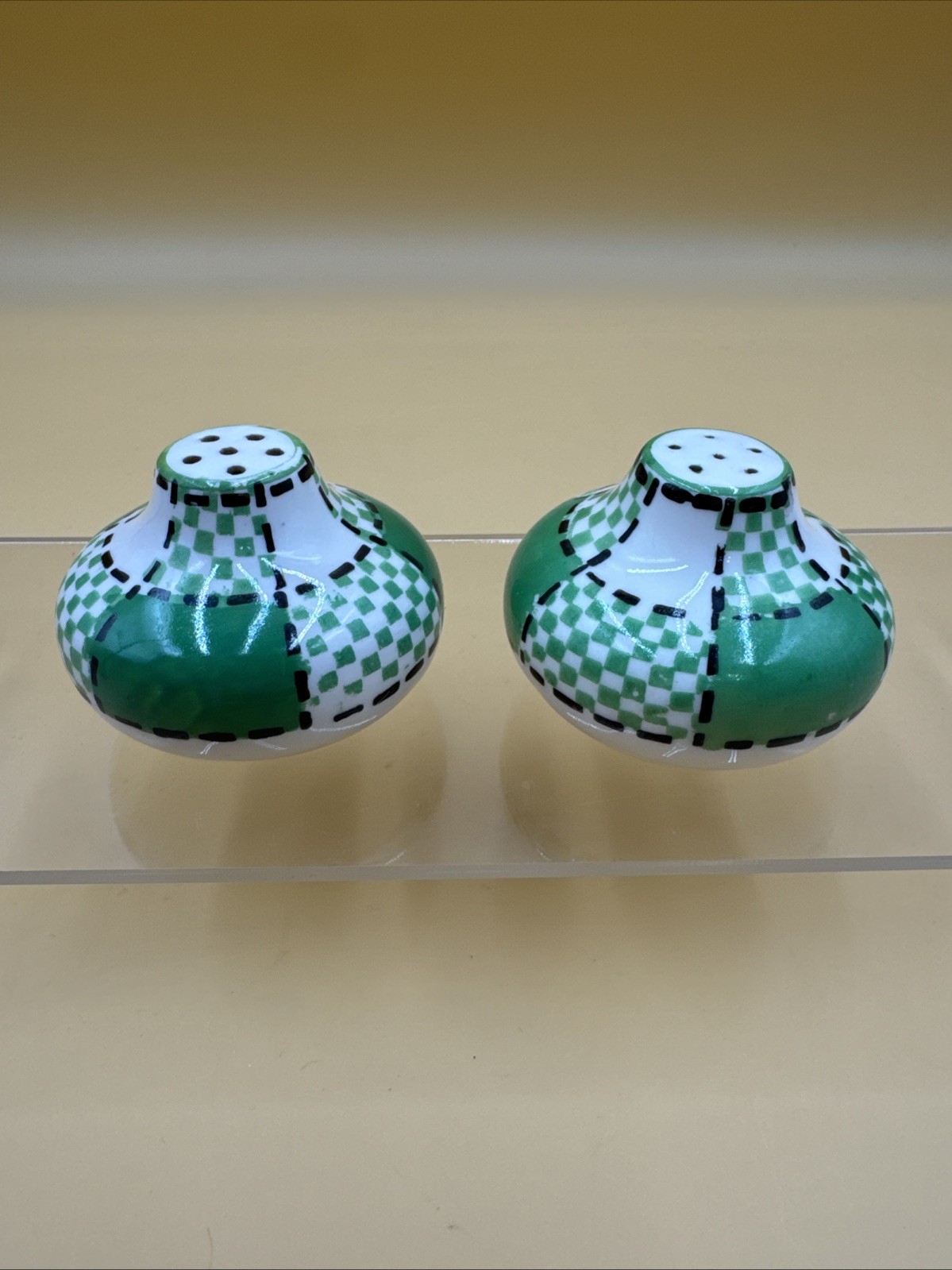 VINTAGE Green White & Black CERAMIC SALT & PEPPER SHAKERS Stoppers In Tact