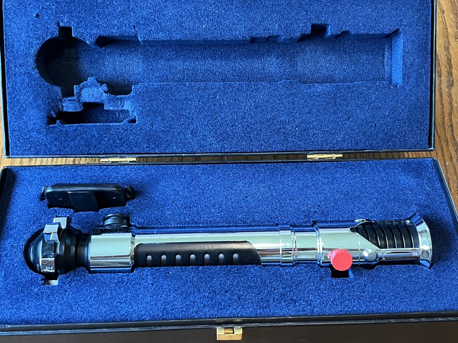 Master Replicas Star Wars Obi-Wan Kenobi AOTC Lightsaber SW-103