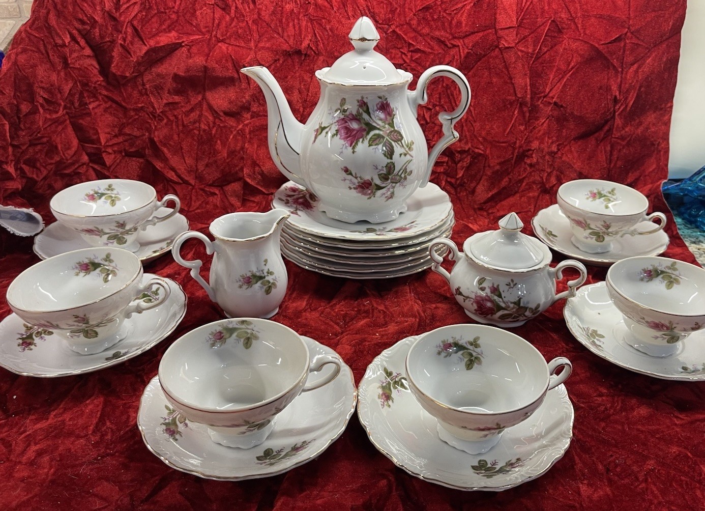 Ucagco Moss Rose 23 Pc Set -Teapot , Sugar, Creamer 6 Cups, 6 Saucers 6 Dessert
