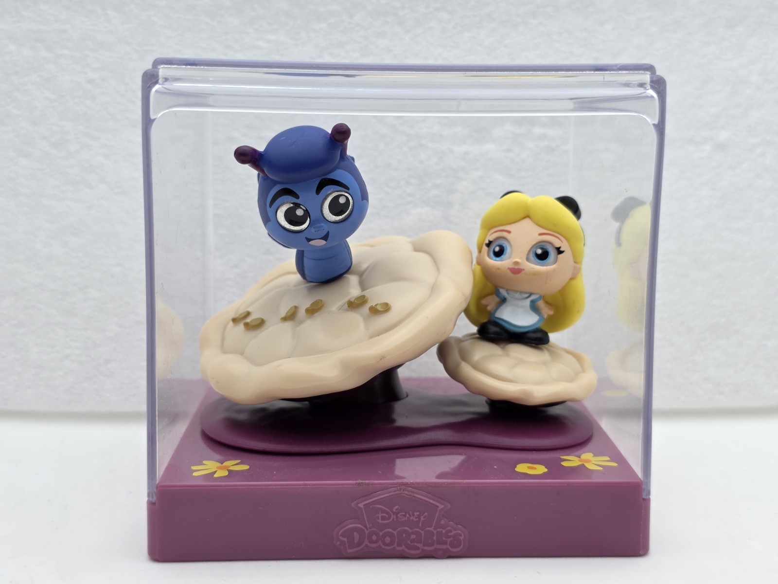 Disney Doorables Movie Moments Series 2 Alice in Wonderland, Alice & Caterpillar