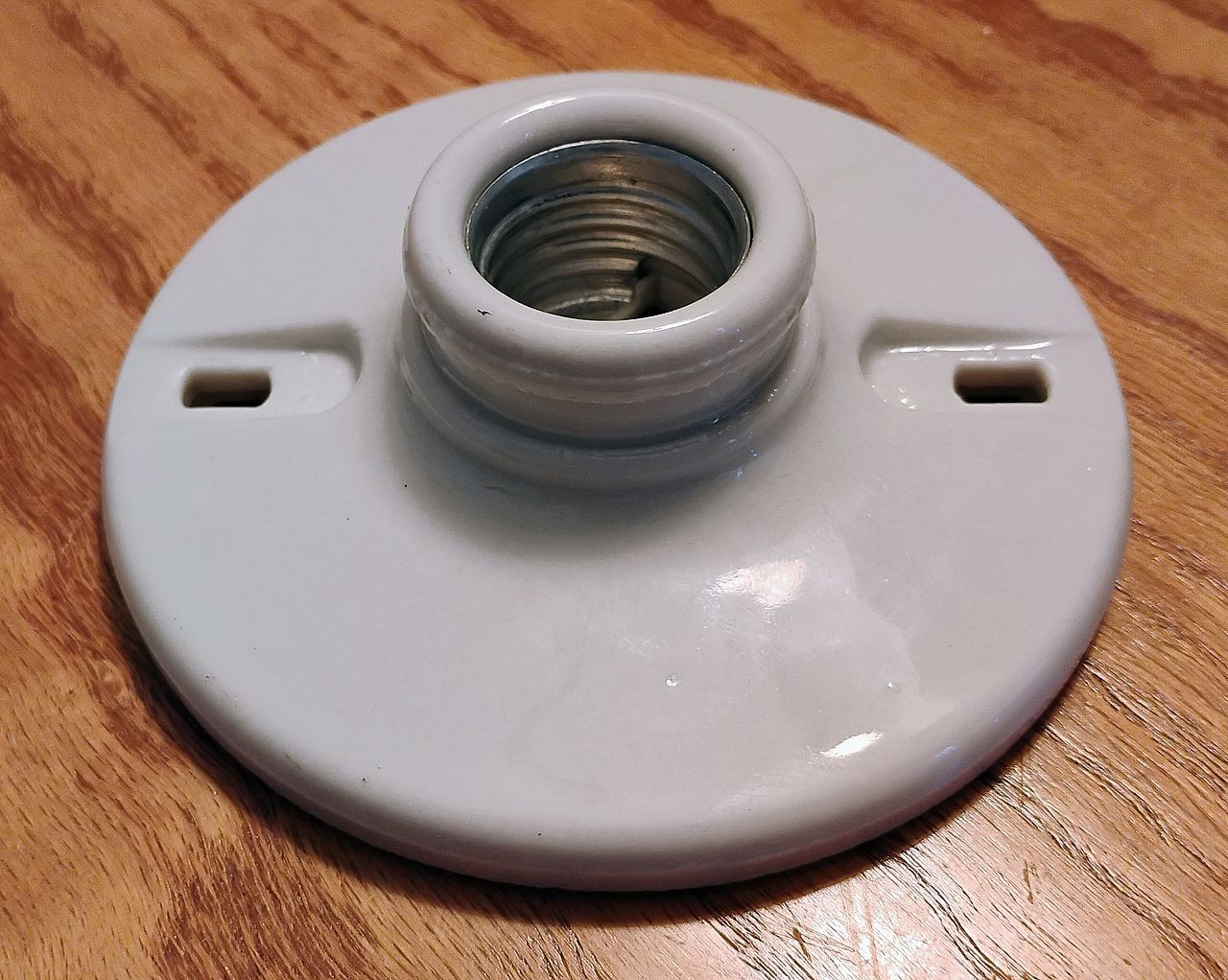 Vintage P&S Porcelain Bulb Socket Wall Mount 660 Watts 250 Volts Max. READ!