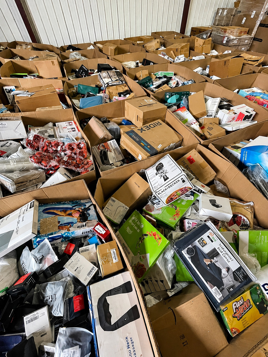 Best Buy Electronics Discovery Trove – Retail Overstock Finds