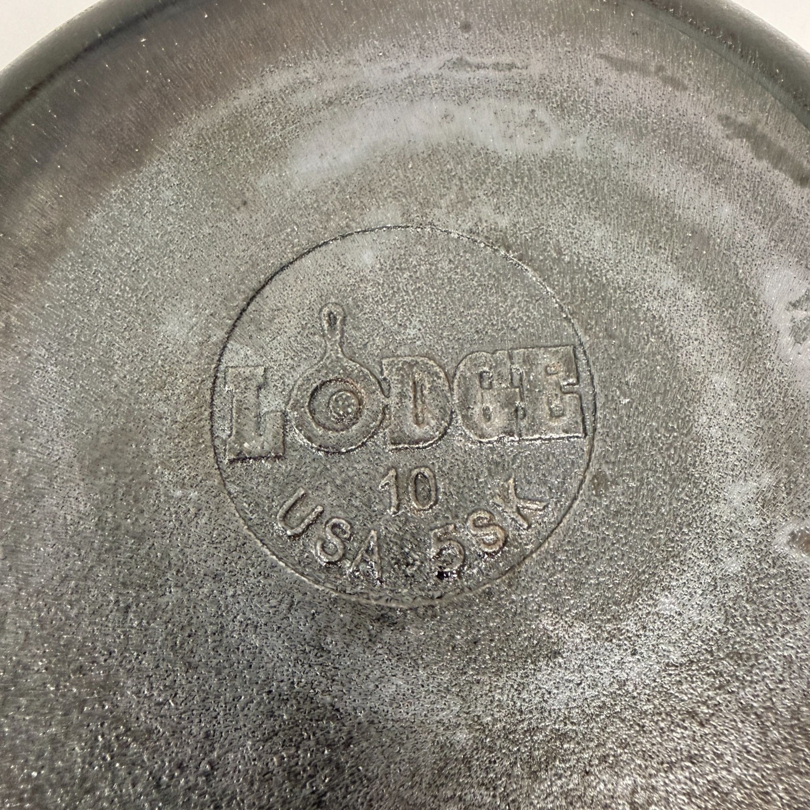 Lodge Cast Iron Pans Skillets 10 5SK, 6SK Double Spout Lot of 2