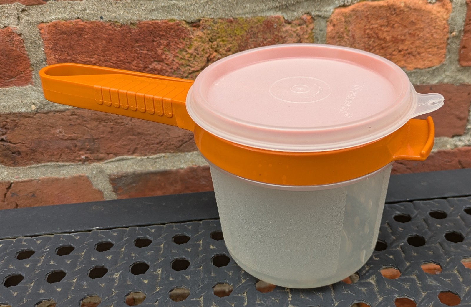 VTG Tupperware Flour Sift-it #1689 w/ 2 Cup Container #1493 Sifter