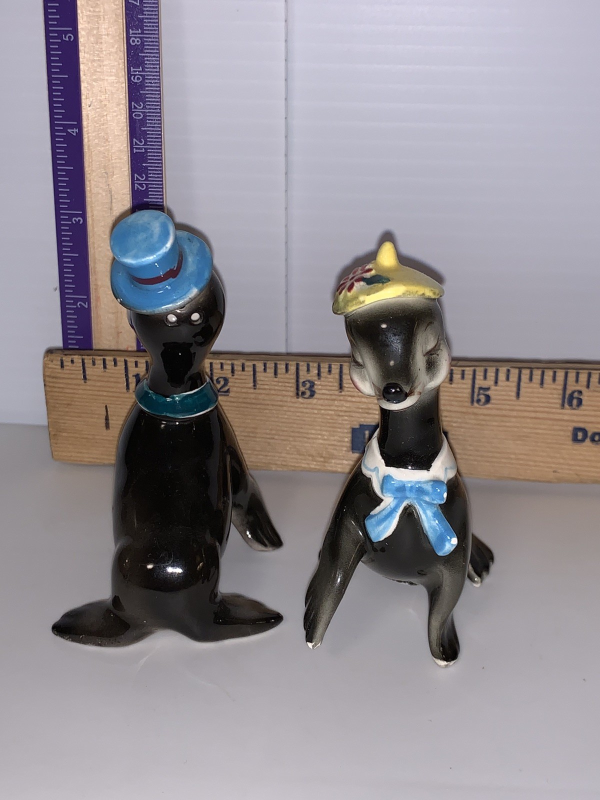 Rare Norcrest Anthropomorphic Sea Lion Salt Pepper Shakers Kitsch Seals H487 VTG