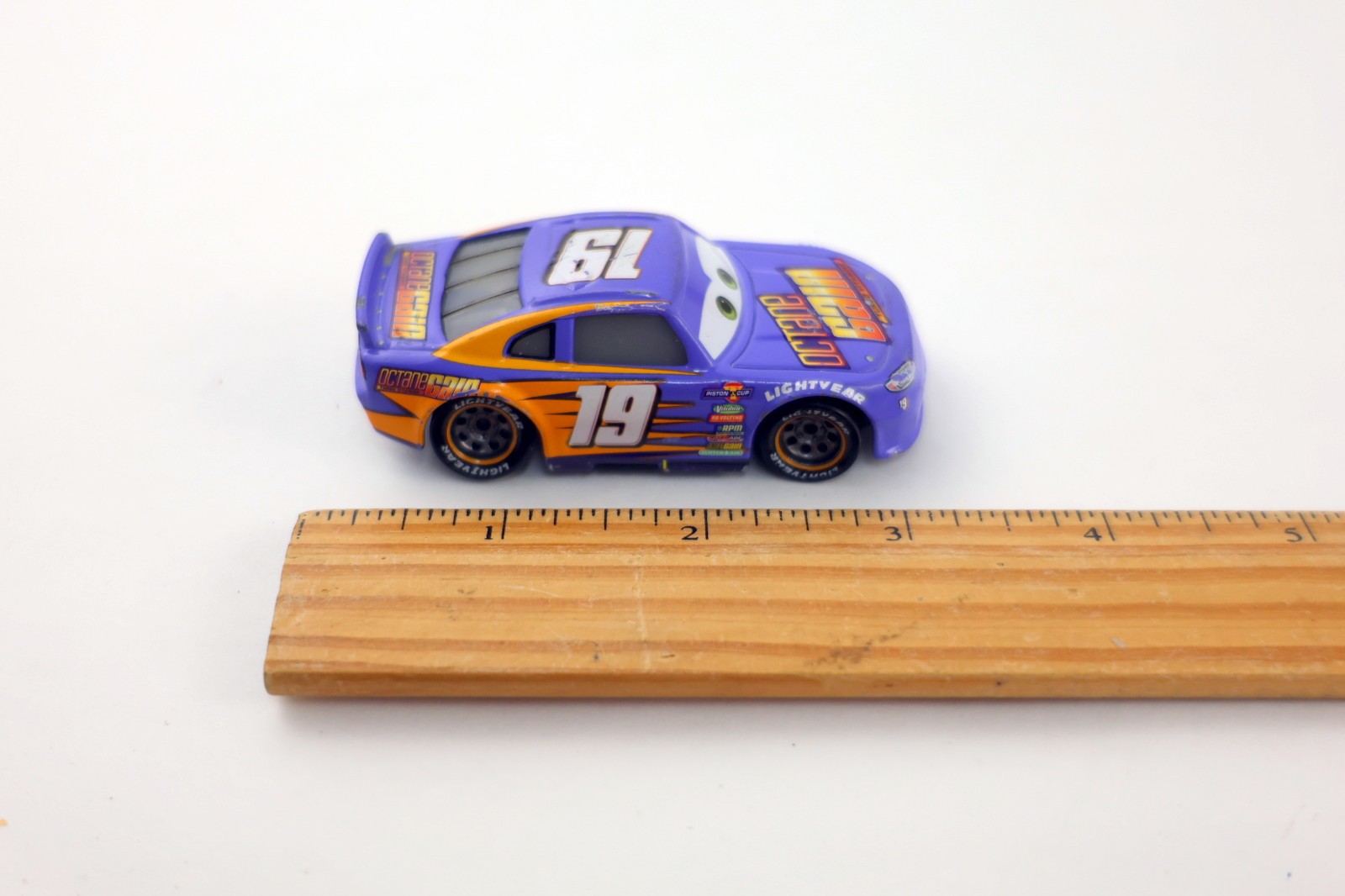 Disney Pixar Cars 3 – BOBBY SWIFT OCTANE GAIN – 1:55 Diecast