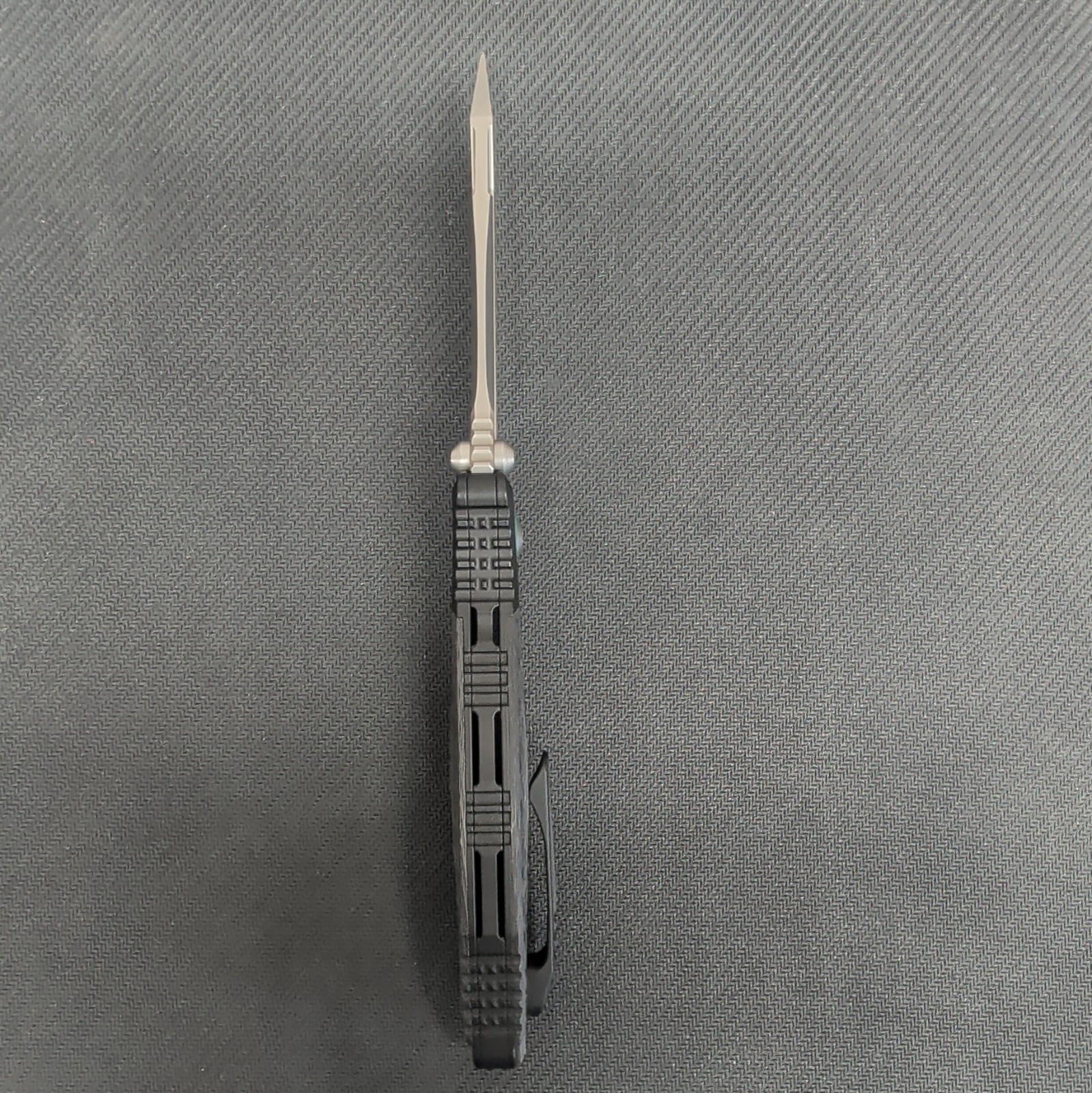 Microtech Socom Bravo T/E M390 Tanto Plain Edge Titanium/CF Liner Lock