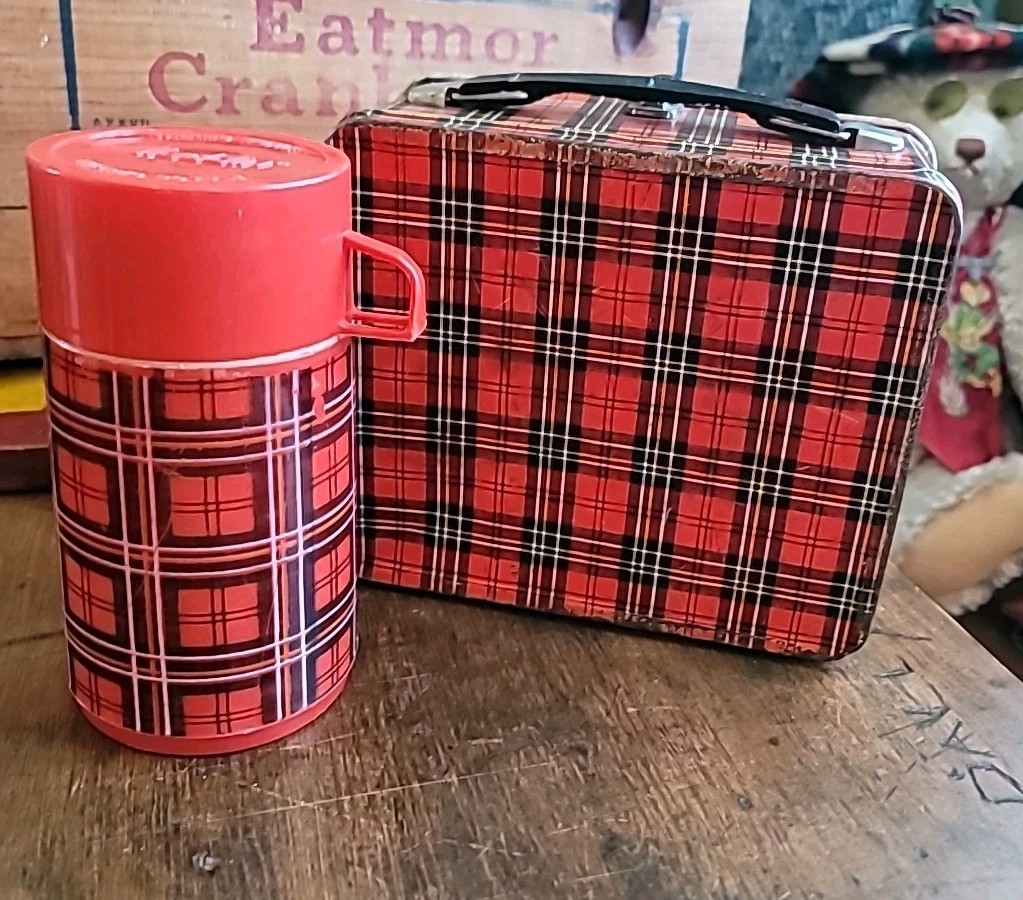 Lunchbox Metal Aladdin 1950 Red Yellow Black Plaid Orig Thermos Clean Condition