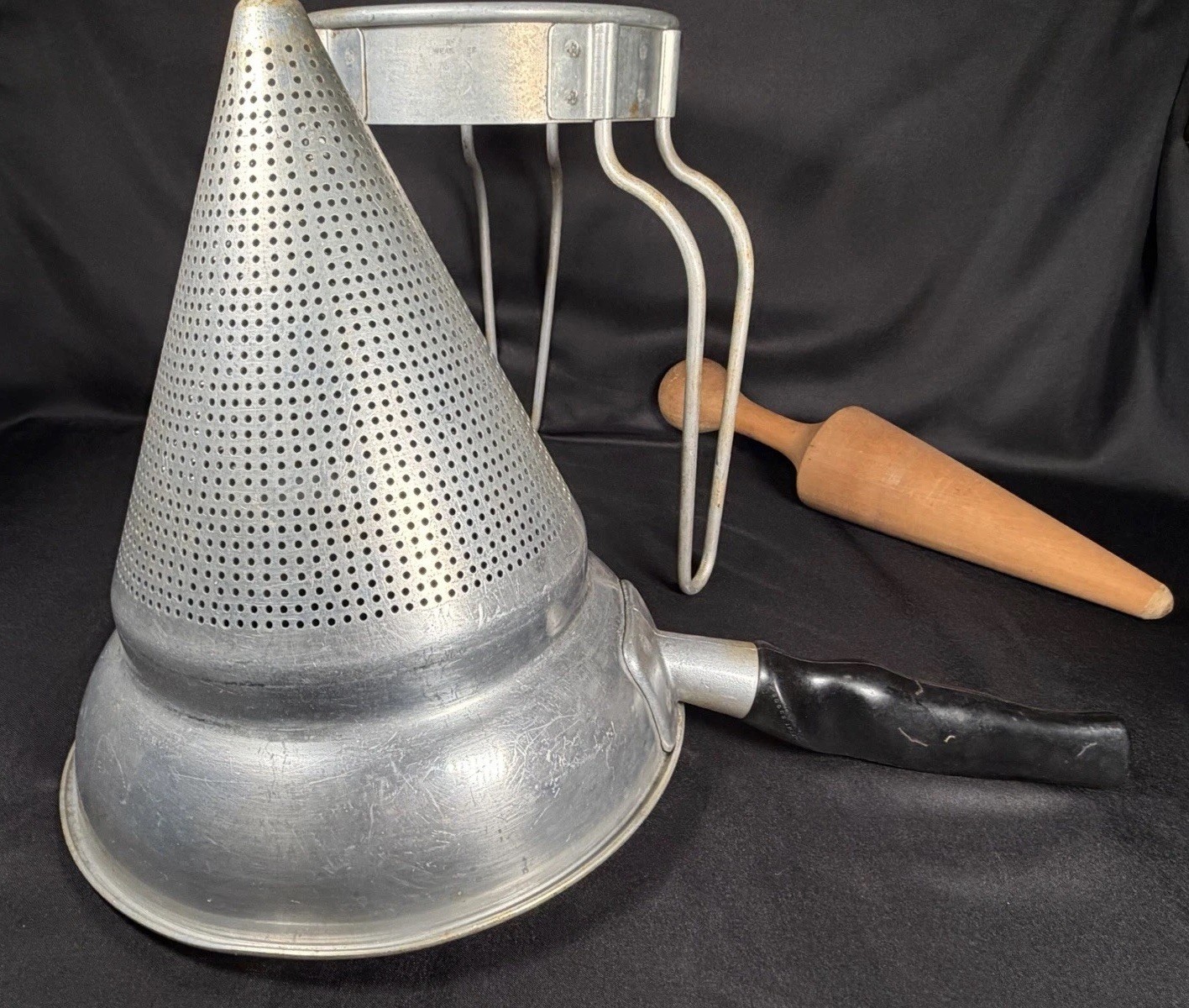 VTG No8 Aluminum Wear-Ever Sieve Cone Strainer Wood Pestle w/ Stand Canning 3 Pc