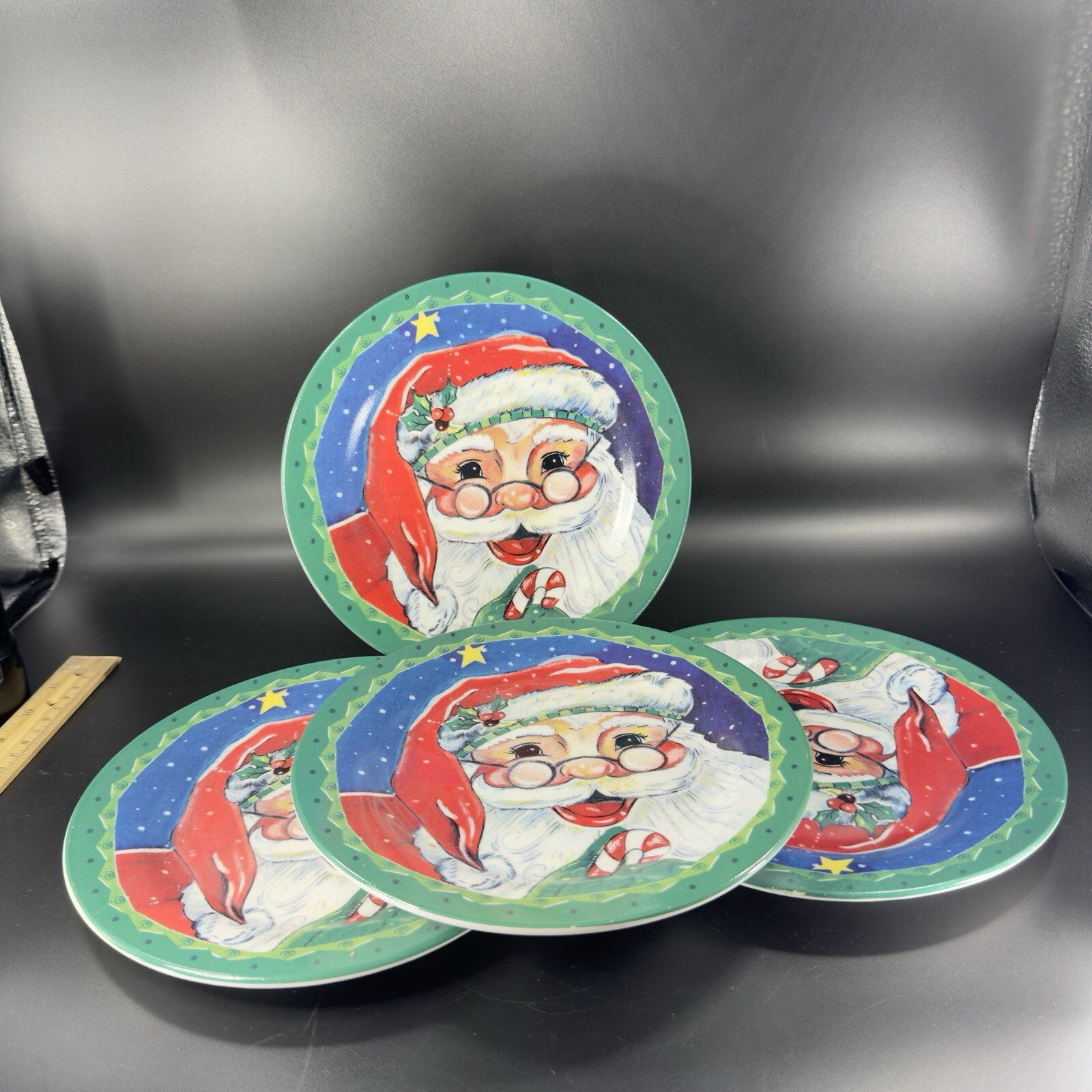 2006 Hobby Lobby Ceramic Round Dish Plate Set 4 Santa Claus Holiday Christmas