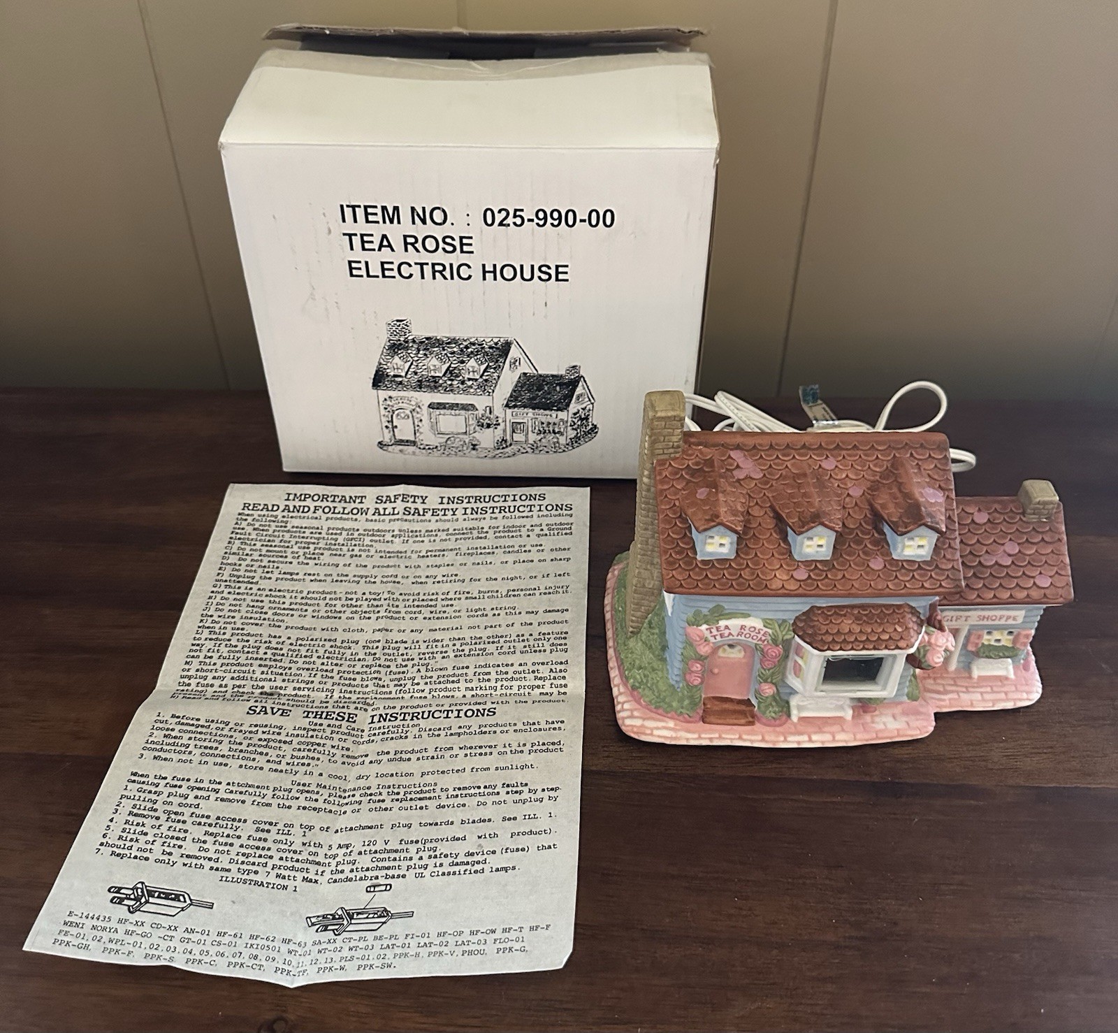 Pfaltzgraff Rare “Tea Rose” Electric House 025-990-00 New In The Box