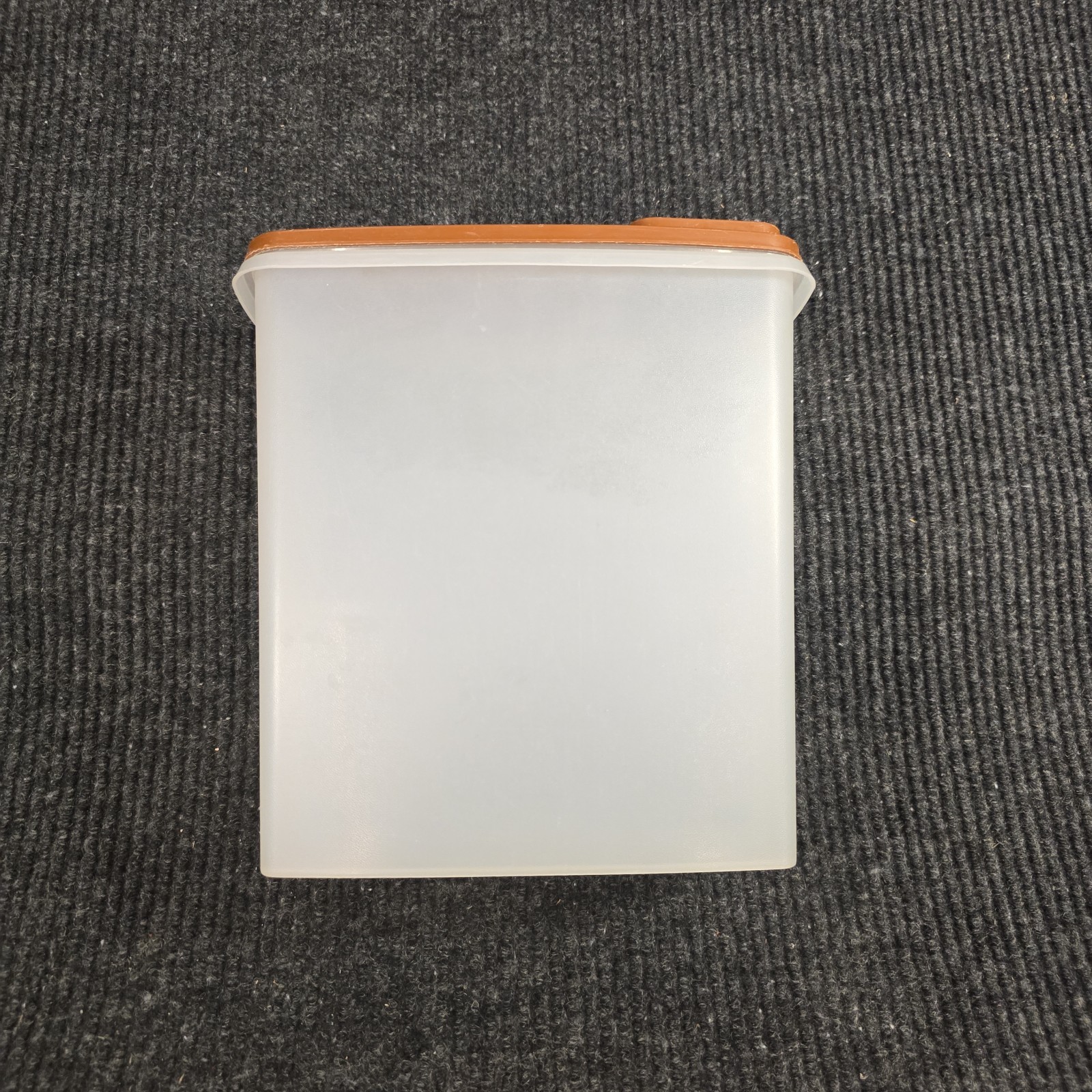 Vintage Tupperware Cereal Keeper Brown Lid #1588-5 Dry Food Storage Pour Spout
