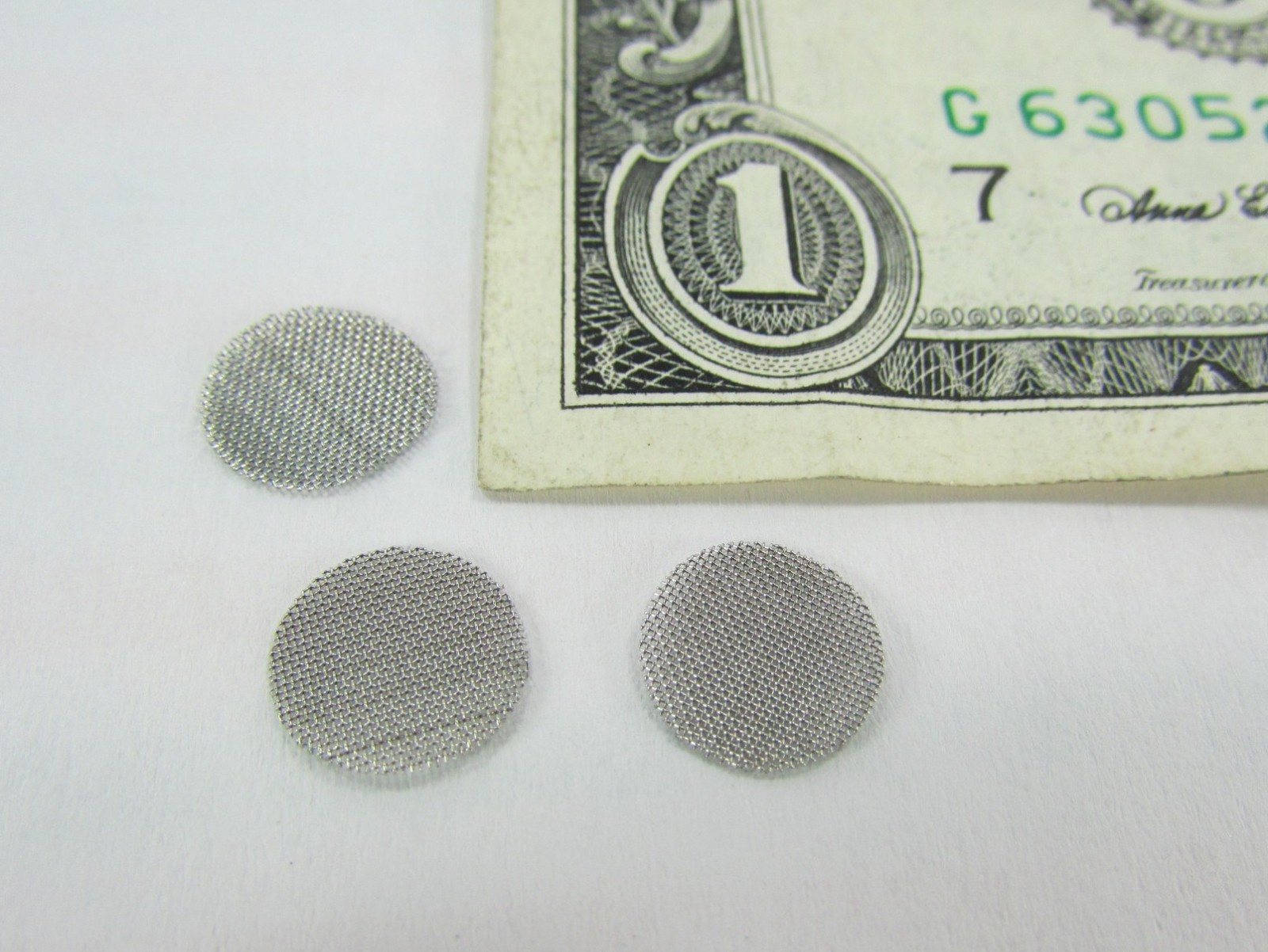 Lot 100 Small Round Flat Stainless Steel Screens .334″ / 8.48 Diameter, 100 Mesh