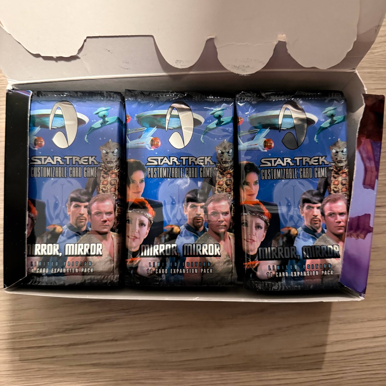 Star Trek CCG Mirror Mirror Limited 30 Sealed Packs + Rules Decipher 2000