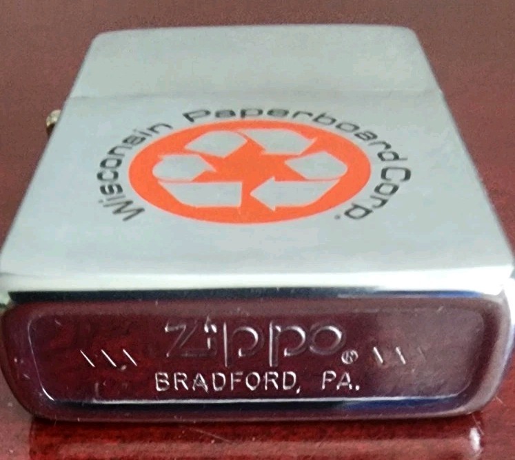COLLECTIBLE 1984 WISCONSIN PAPERBOARD CORP. CHROME ZIPPO LIGHTER. SPARKS