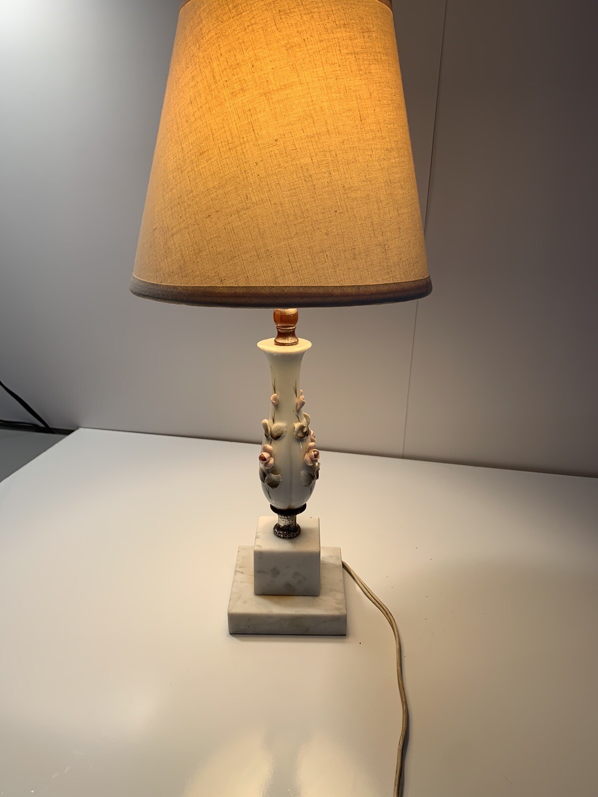 Vtg Rose Case Lamp With Marble Base Working , Lamp Shade Not Included