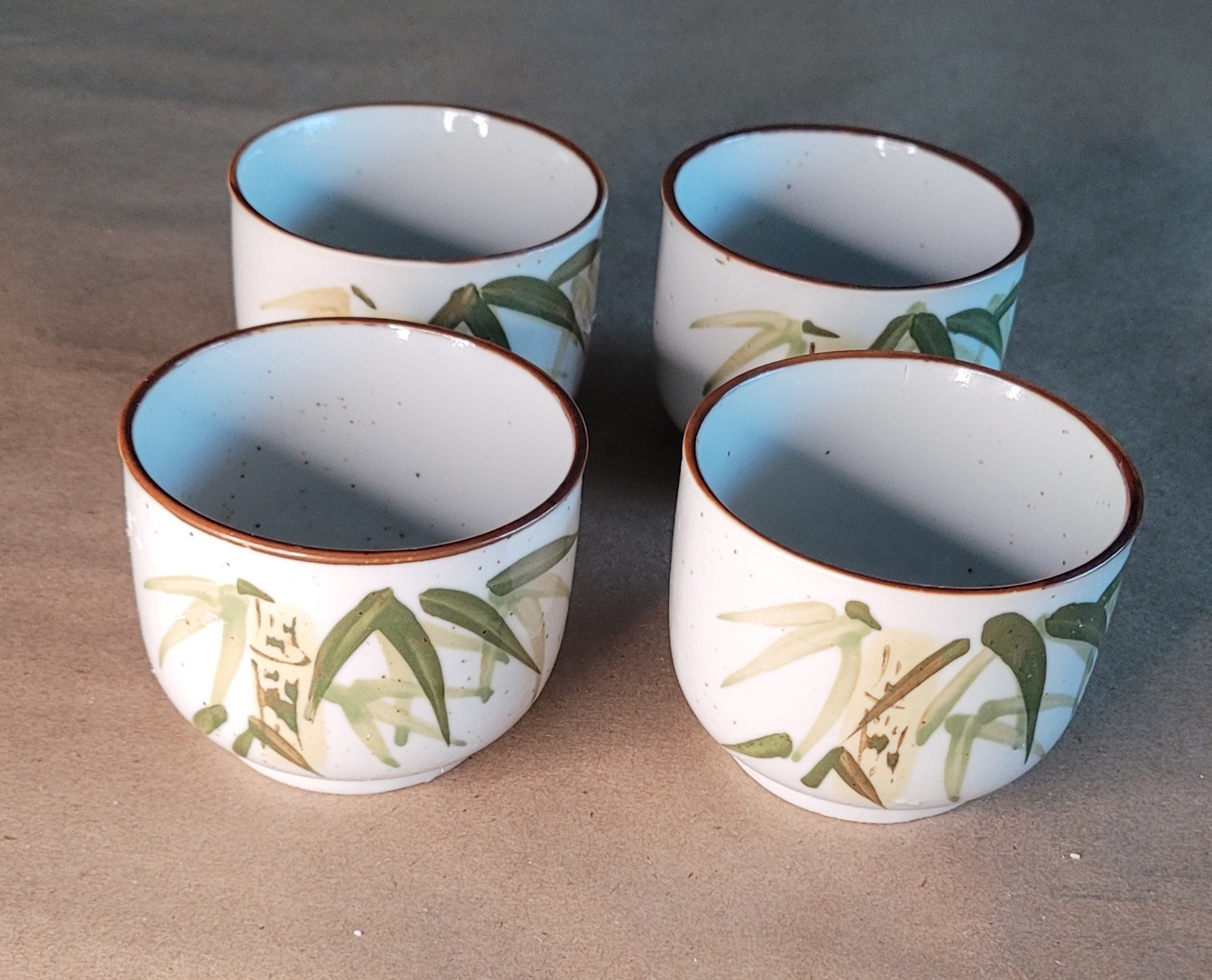 Vintage 70s Handgemalt Tea Cup Set of 4 Ceramic Cream Green Brown Bamboo