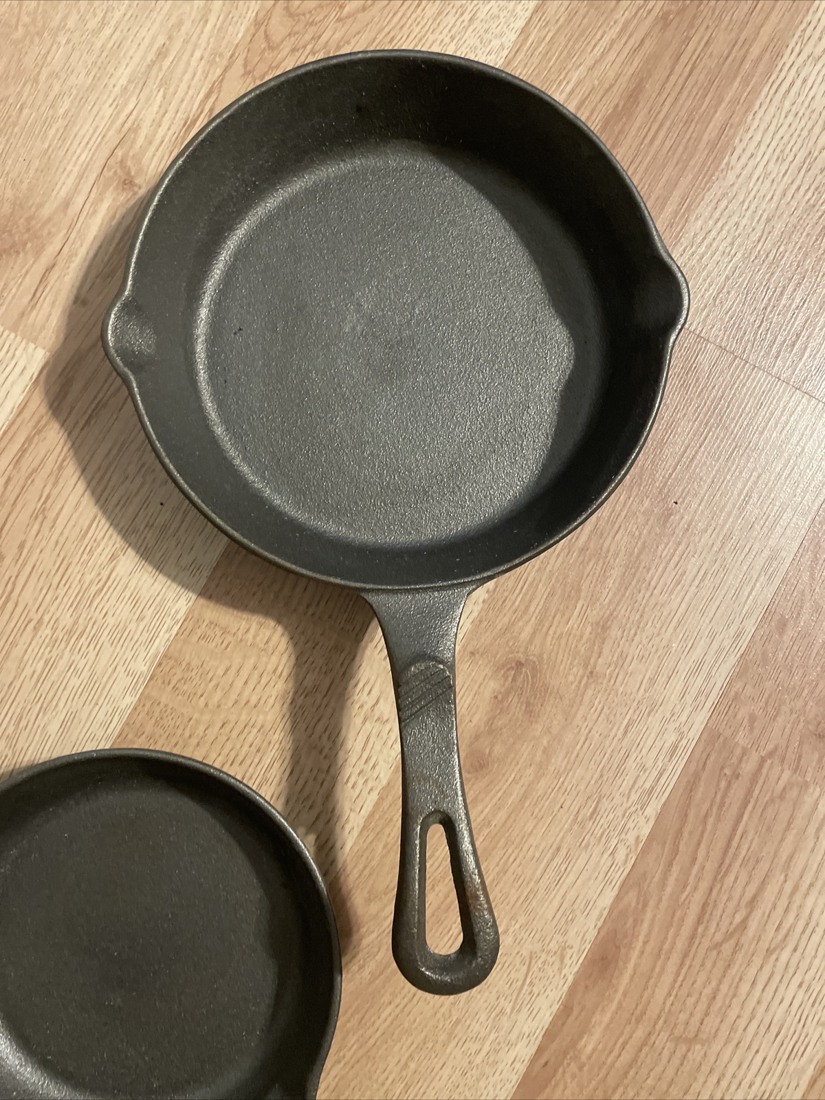 VTG Keilen Ltd. Cast Iron Skillets /Pans- No.’s 1, 2 & 3 – With 2 Pour Spouts