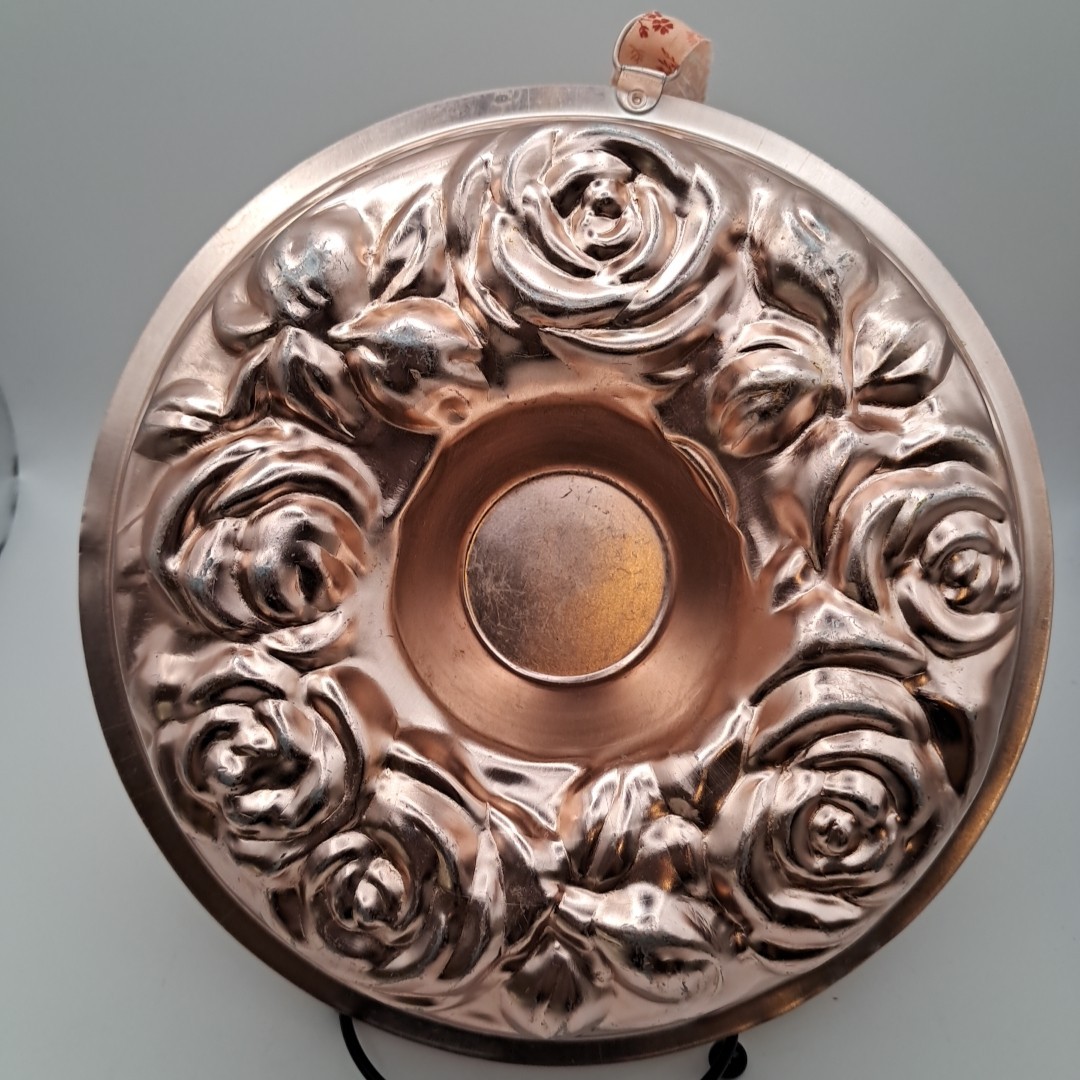 Vtg 1963 Rose Gold 9″ Copper Jello Mold Cake Pan Roses Great for all Occasions