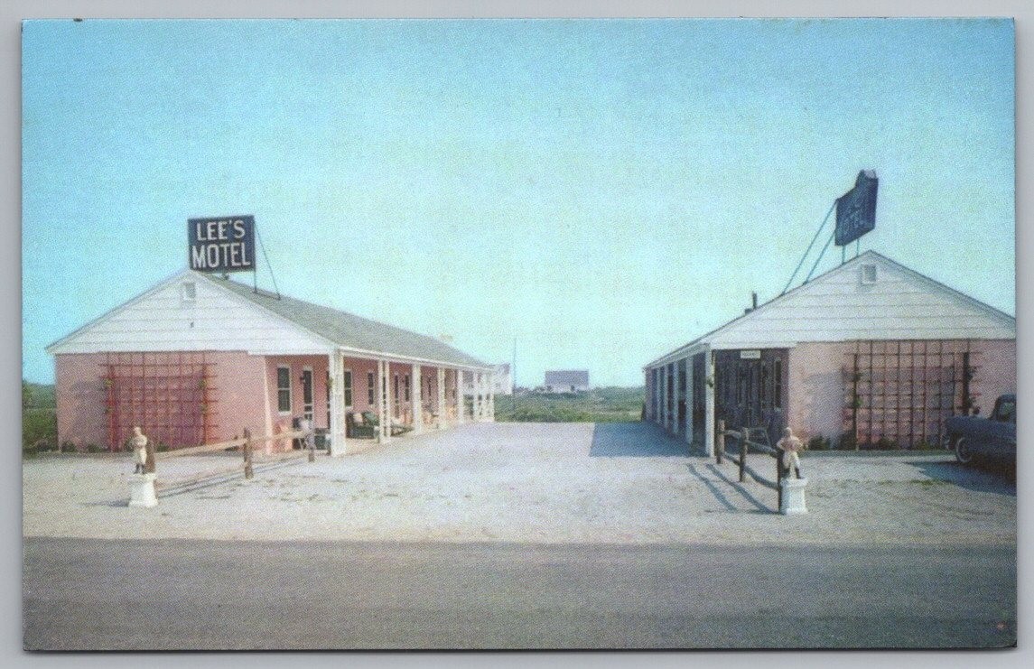 New York Montauk Long Island Lee’s Motel Postcard 10A
