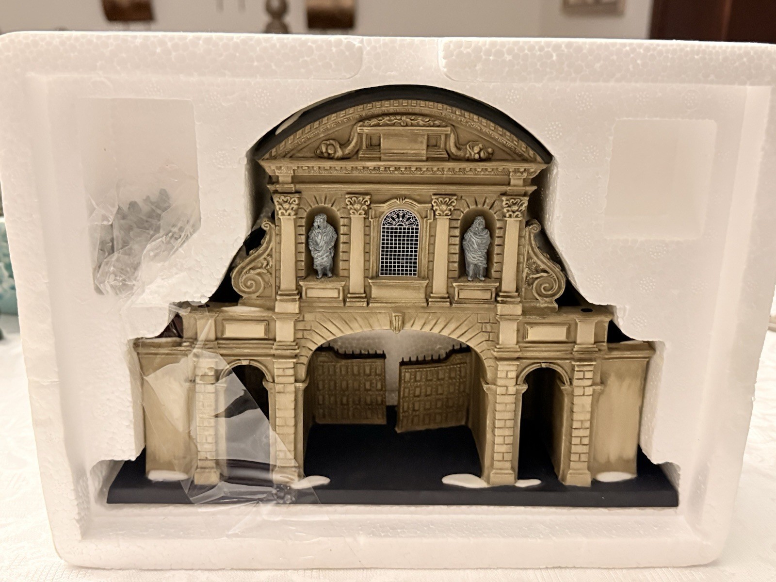 DEPT 56 THE DICKENS VILLAGE HISTORICAL LANDMARK SERIES TEMPLE BAR 2002 RETIRED