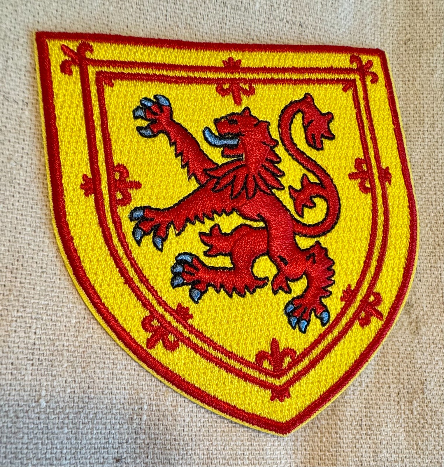 SCOTLAND PATCH embroidered COAT OF ARMS EMBLEM LION RAMPANT SCOTTISH FLAG SHIELD