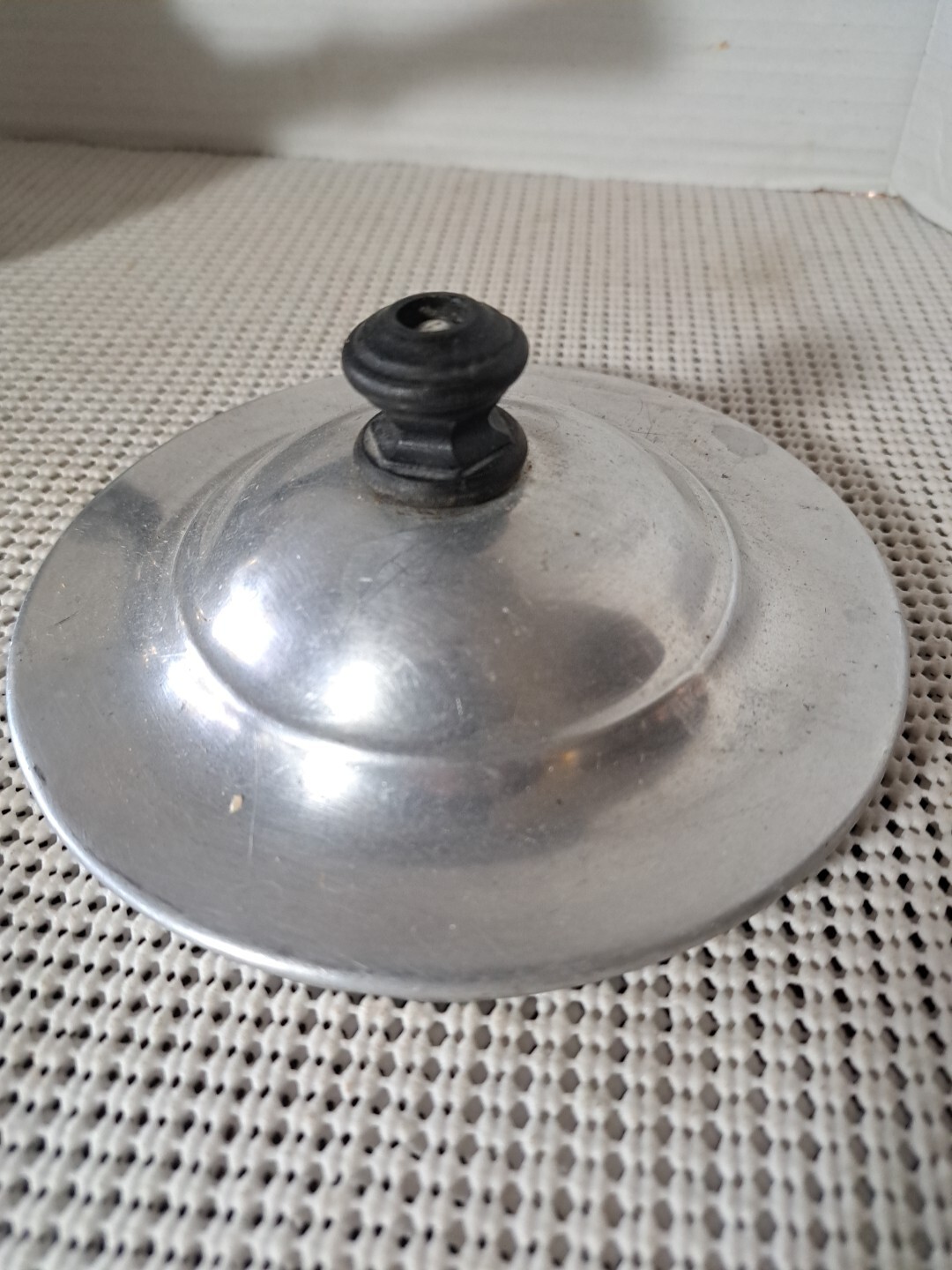 Vintage Top Steamer Pan Tea Cider Sifter Aluminum Holiday Mistletoe Wreath Decor