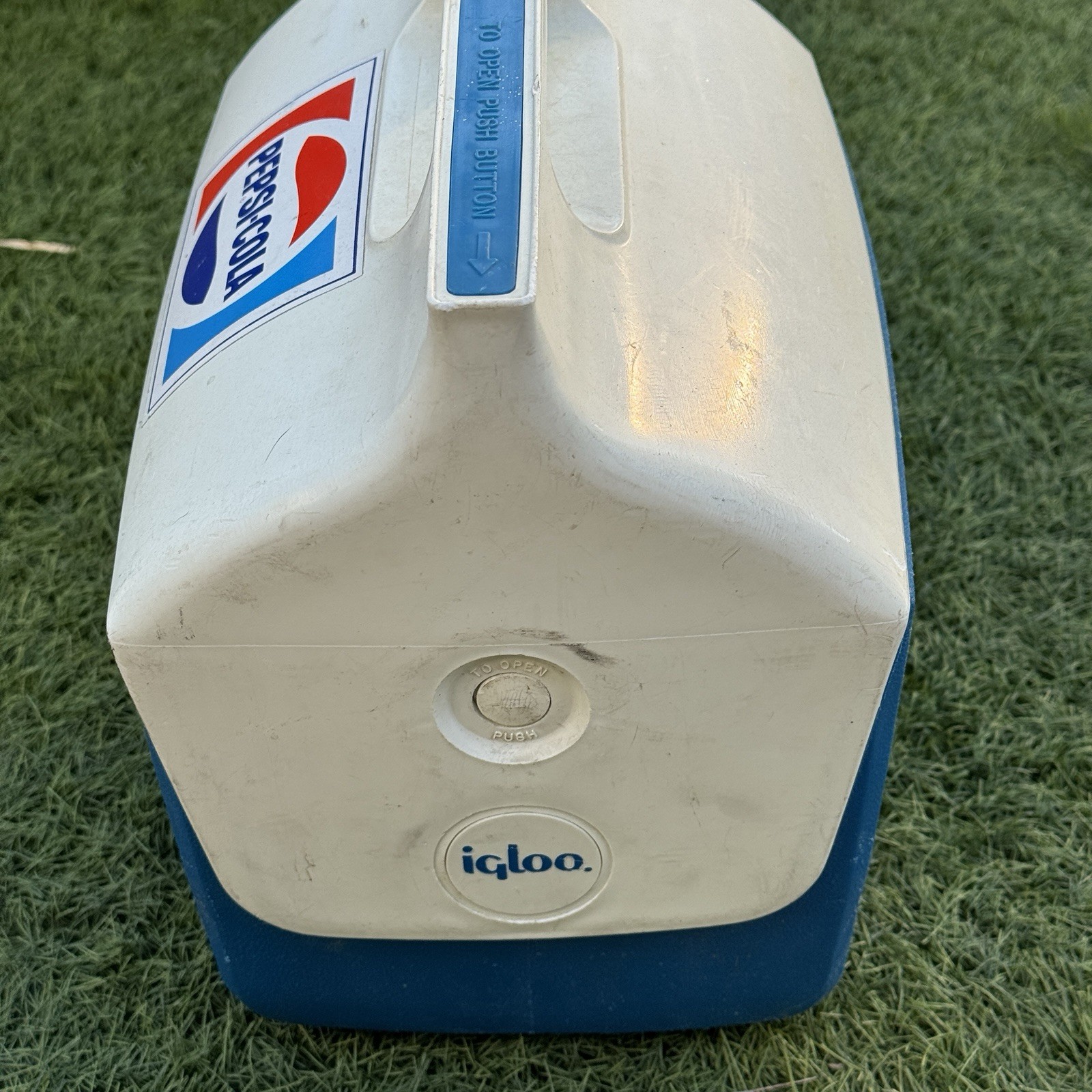 Pepsi Cola Igloo Cooler Vintage Molded Plastic Blue & White 12″ x 11″ x 7.5″