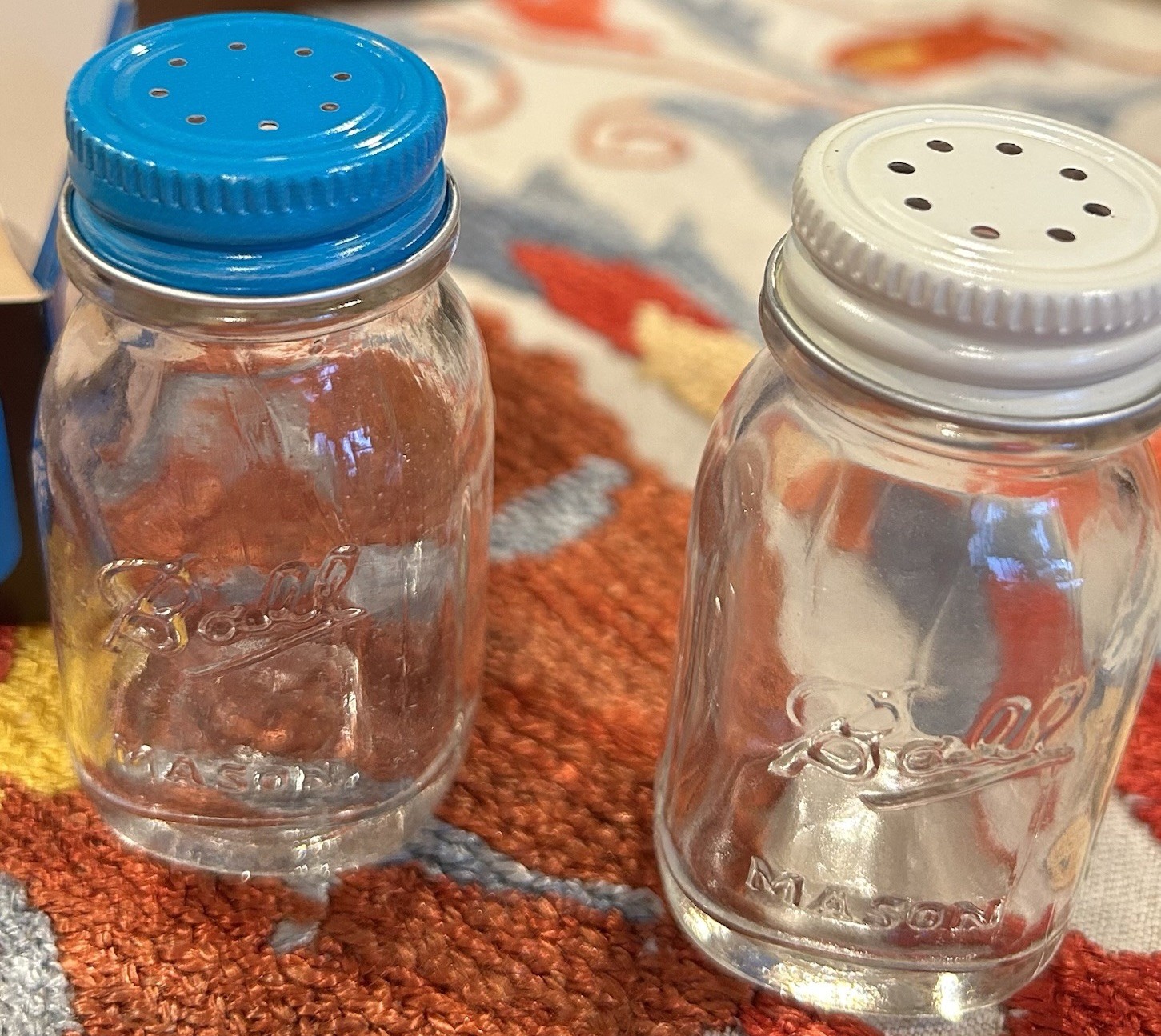 Vintage NOS “ Ball Mason Jar” Clear Glass Salt Pepper Shakers 1978 with Box