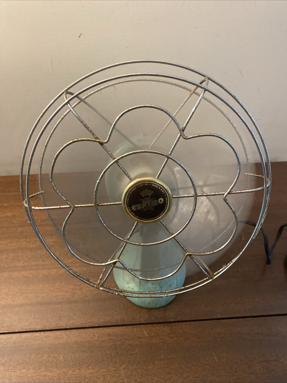Vintage Bersted Mfg. Eskimo Model 1100R- 4 Blade Fan Cast Iron Teel Base