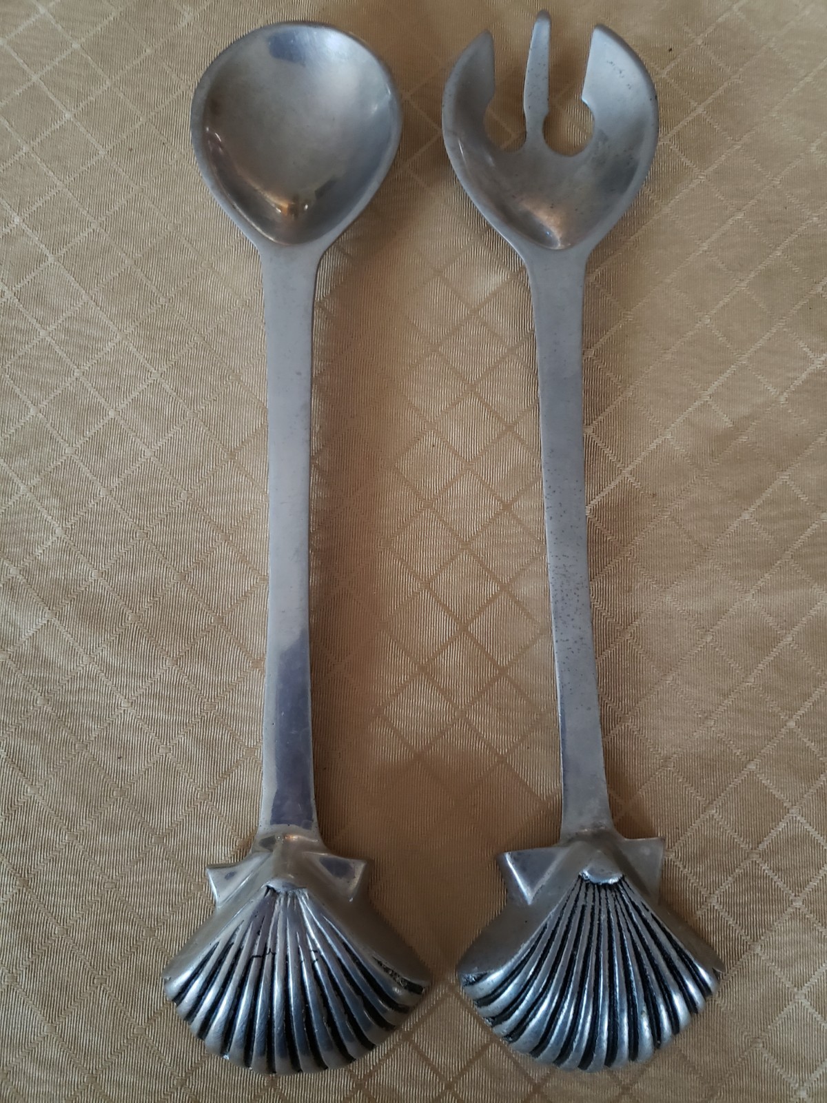Alloy Metal Serving Spoon And Fork Sea Shell Salad Utensils 12.25 Inch EUC