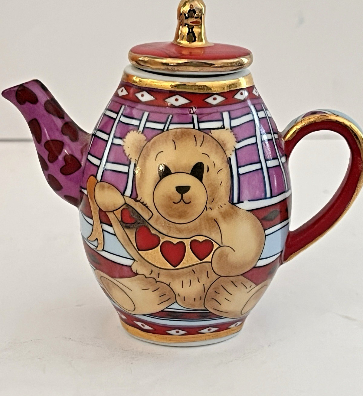 Vivian Chan Teapot 2001 Teddy Bear and Hearts Miniature 3.25″ high Hand Painted