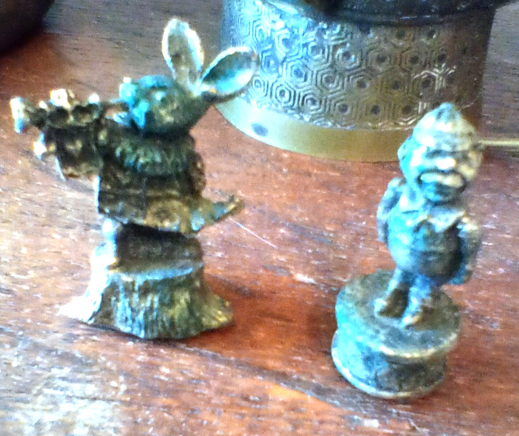 Vintage Masters Collection ALICE IN WONDERLAND Metal Chess pieces