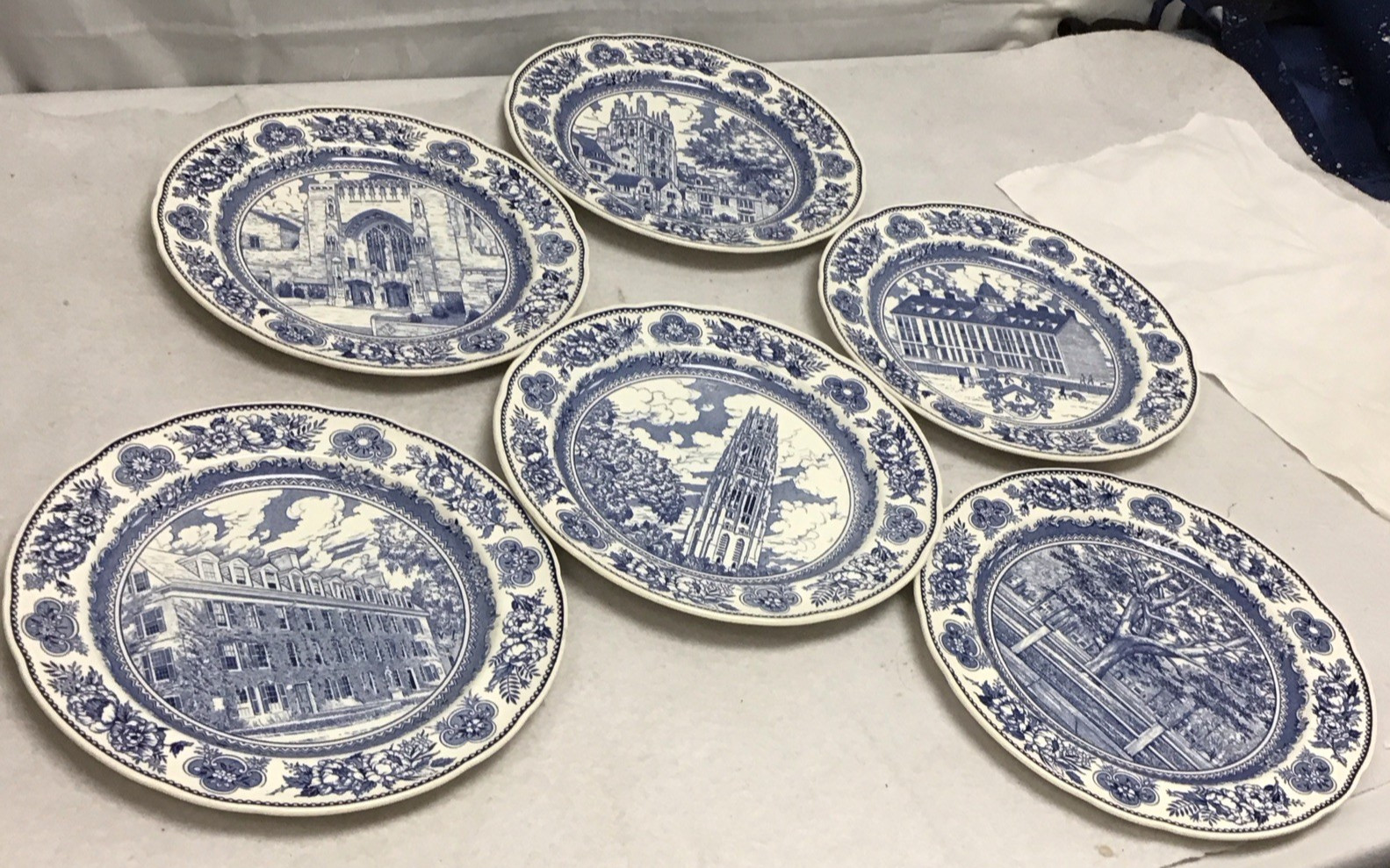 Set of 6 Vintage Wedgwood YALE University Dinner Plate Blue White 1949 England
