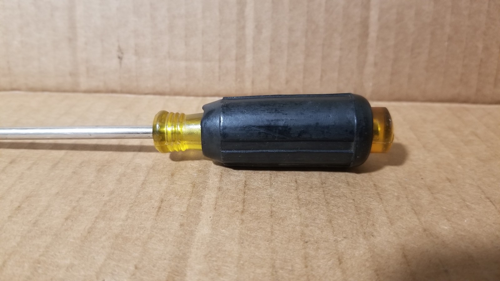 Vintage Globemaster Long Rubber Cushion Handle Flat/Slotted Screwdriver VGC