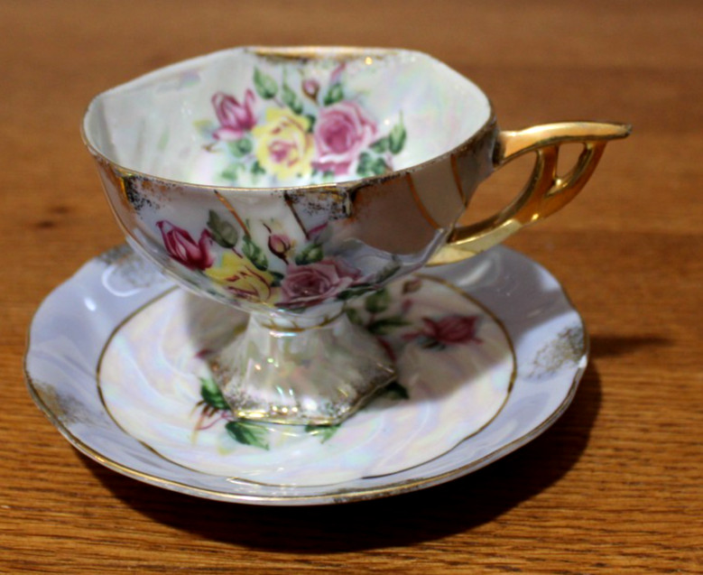 Vintage Lusterware Iridescent Floral Roses Gold Trim Tea Cup & Saucer Set Japan