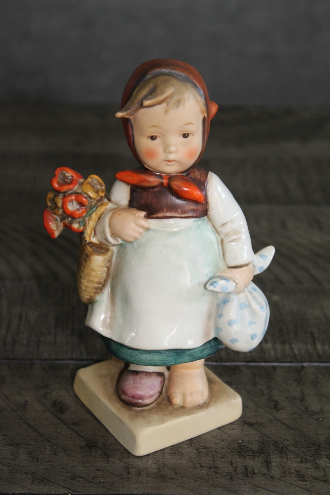 Hummel Goebel Figurine “Weary Wanderer” #204, 6″ Tall, TM-2 1950-1955 Vintage
