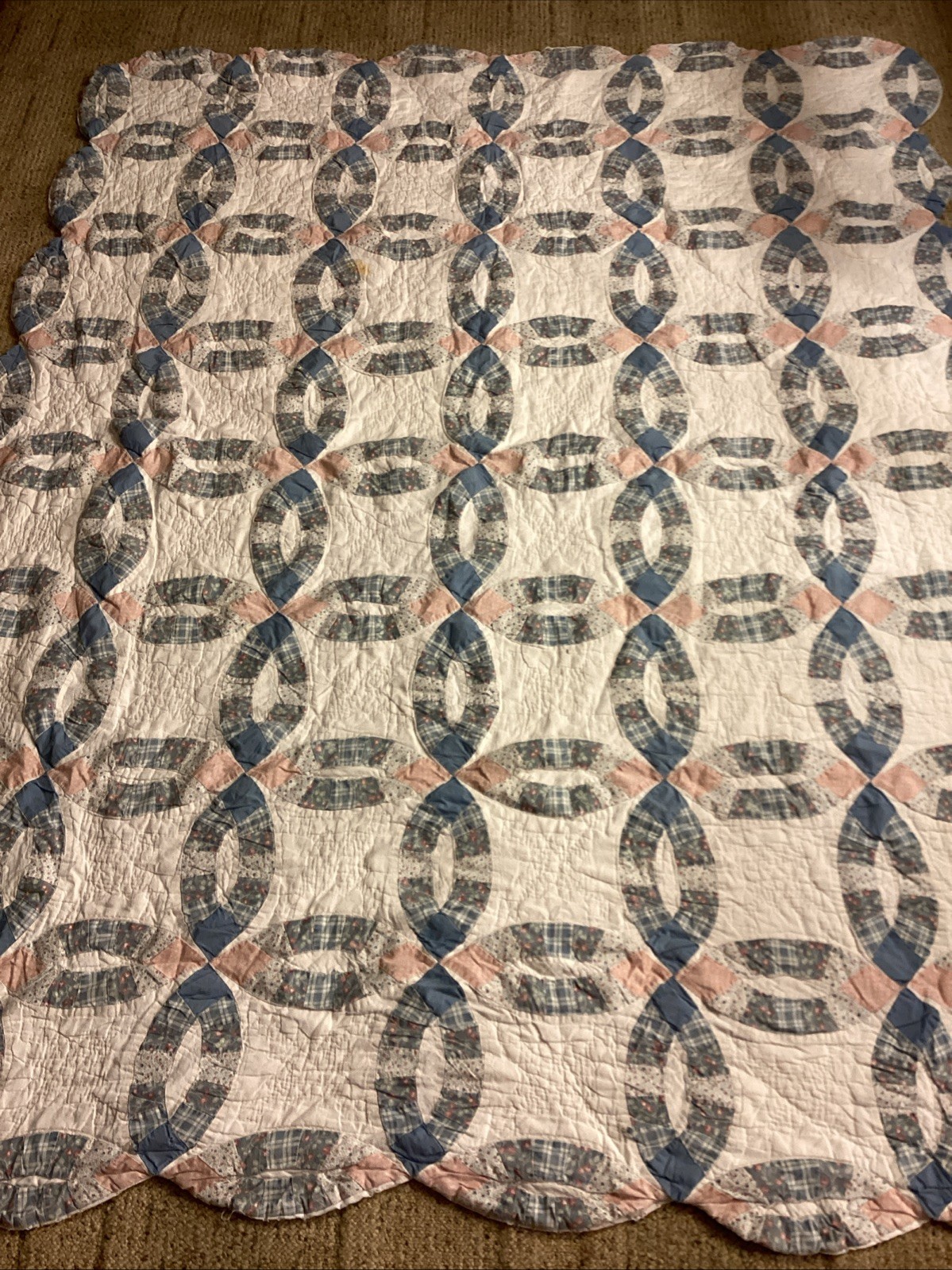 Vtg 1950s Hand Stitched Double Wedding Ring Patchwork Quilt 58” X 74”