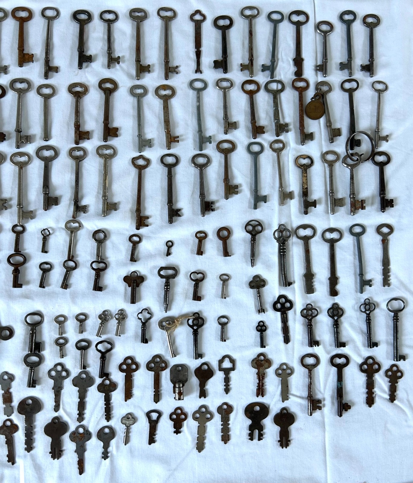Antique Barrel Skeleton Key Lot Over 150 Keys Old Furniture Clock Cabinet As-Is