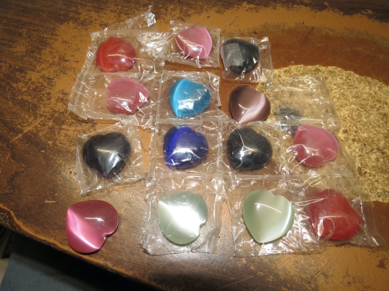 2 GORGEOUS 1 INCH CATS EYE FIBER OPTIC HEART