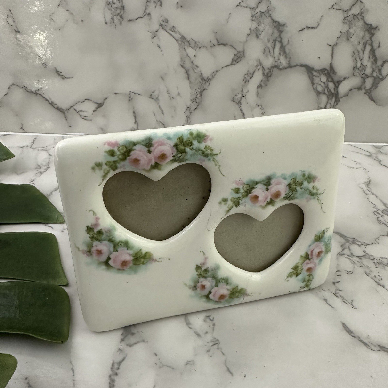 Terragrafics Vintage 90s Ceramic Mini Picture Frame White Pink Hearts Flowers
