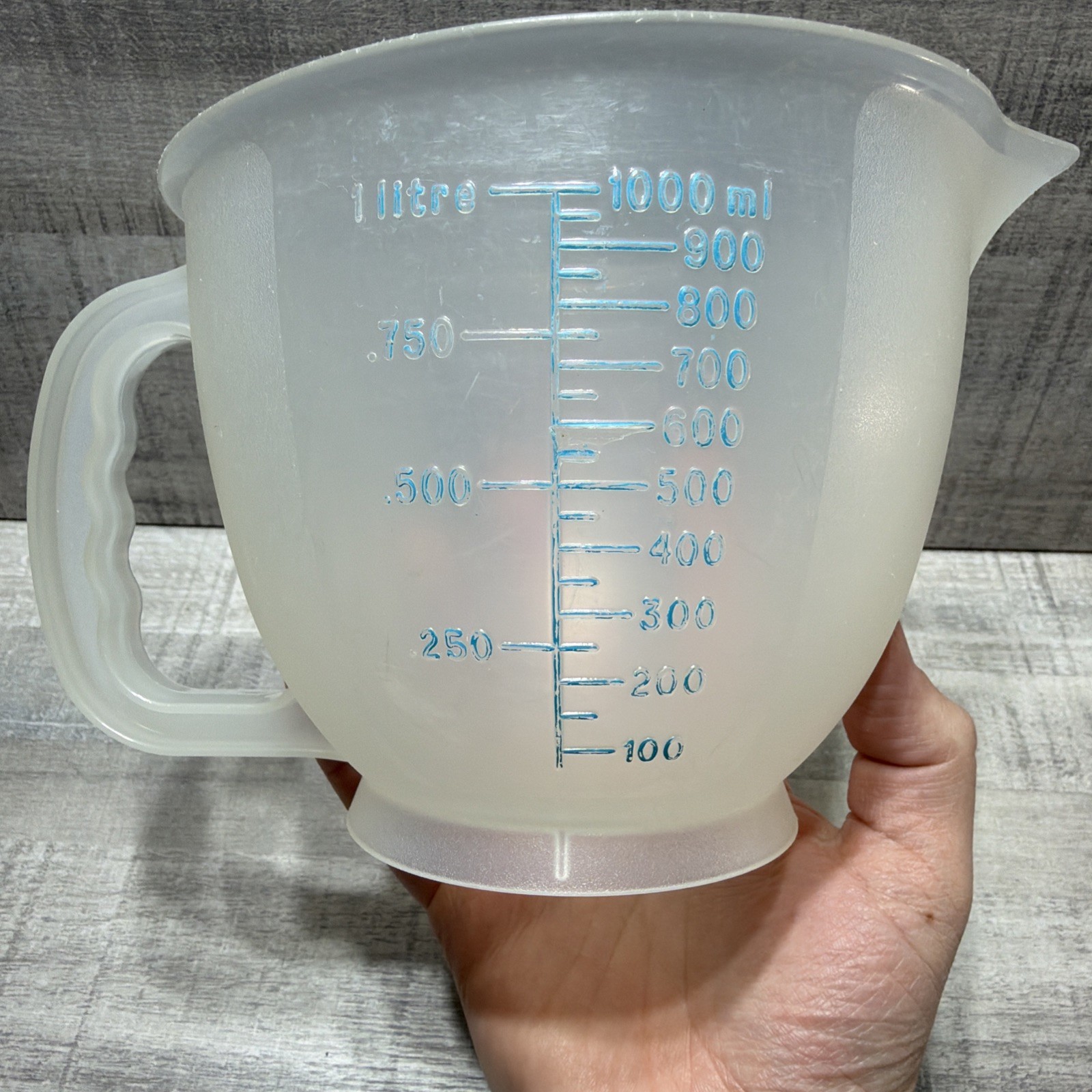 Vintage Tupperware 1288 Mix N Pour Measuring Bowl 4 Cup Red/Blue Markings No Lid