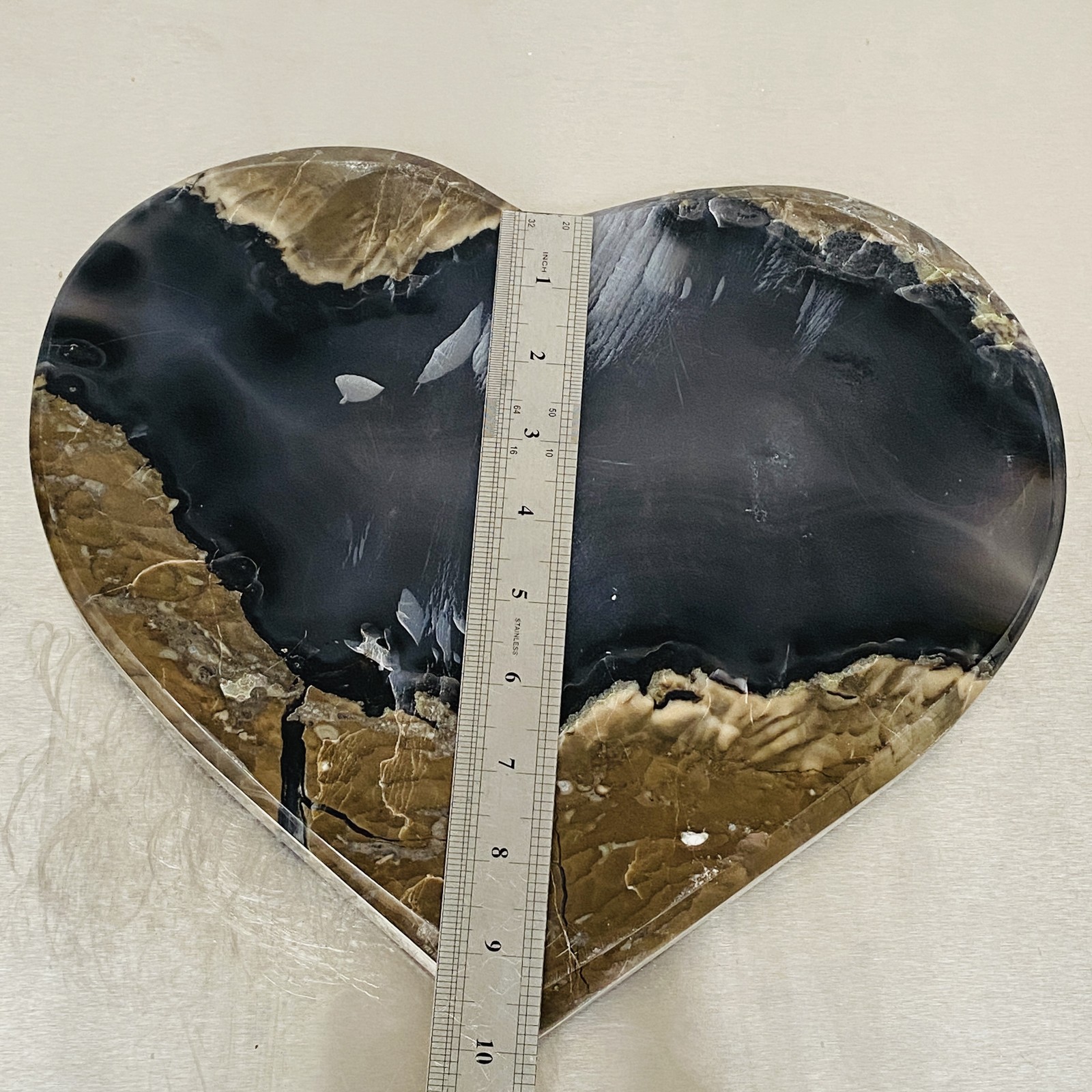 Natural Rare Volcanic Agate Crystal Heart carving 4560G (UV reactive crystal)