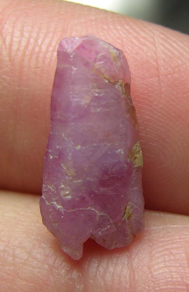 5.80ct Vietnam 100% Natural Pink Sapphire Ruby Dogtooth Crystal Specimen 16mm
