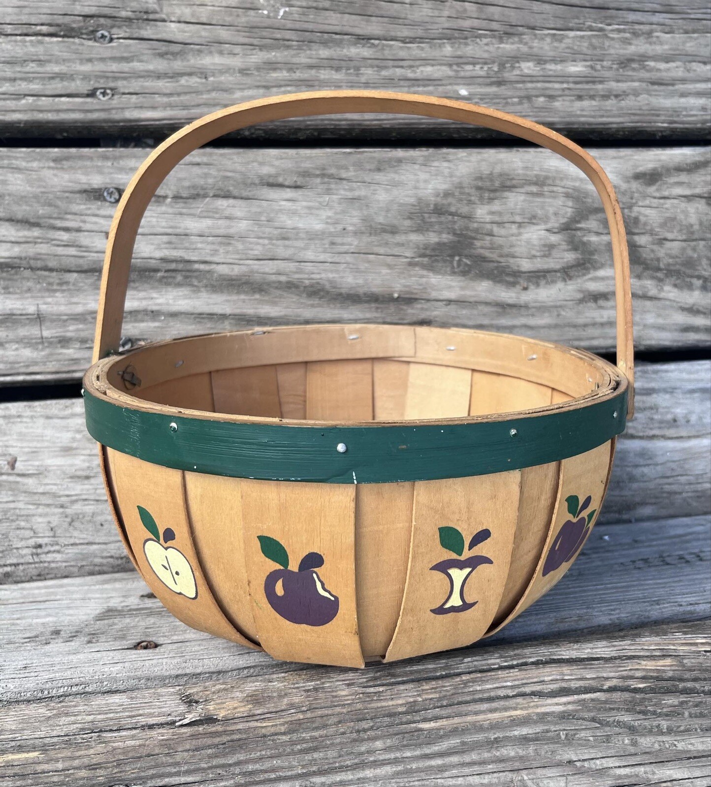 VINTAGE APPLE DECOR BASKET WITH HANDLE ABC DISTRIBUTING