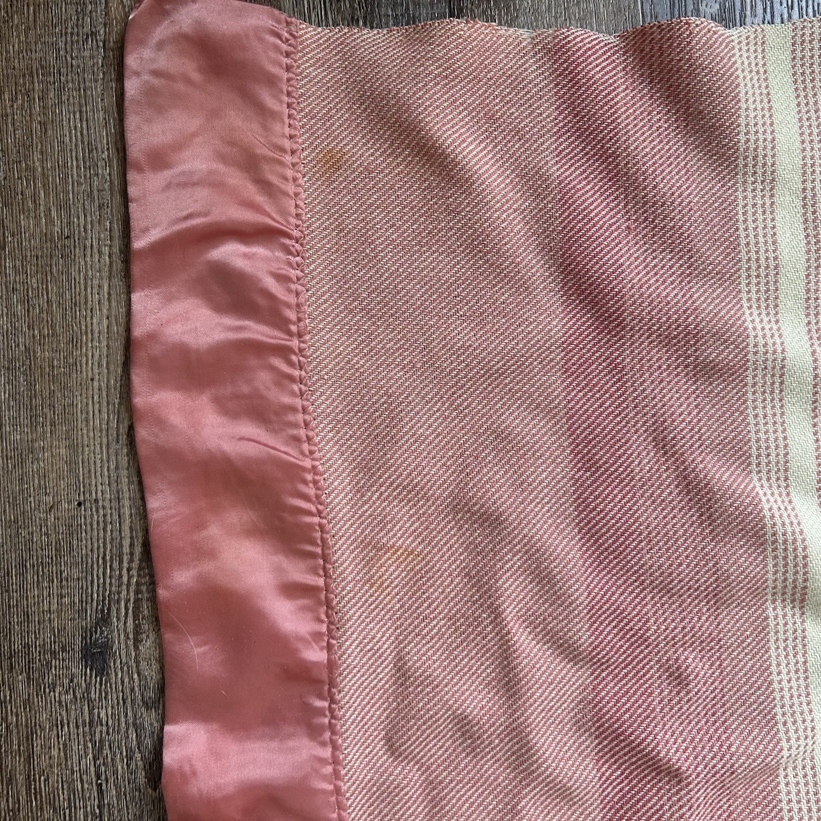 VTG Pendleton Blanket 100% Virgin Wool Satin Edge Size 72×78 Pink Ombré Stripe